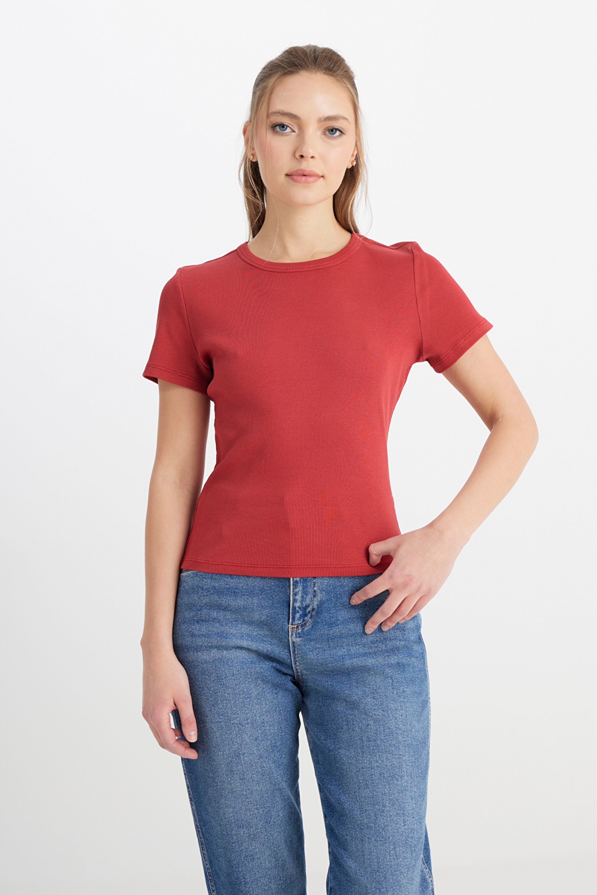 Slim Fit Dar Kesim Bisiklet Yaka Kırmızı Tişört