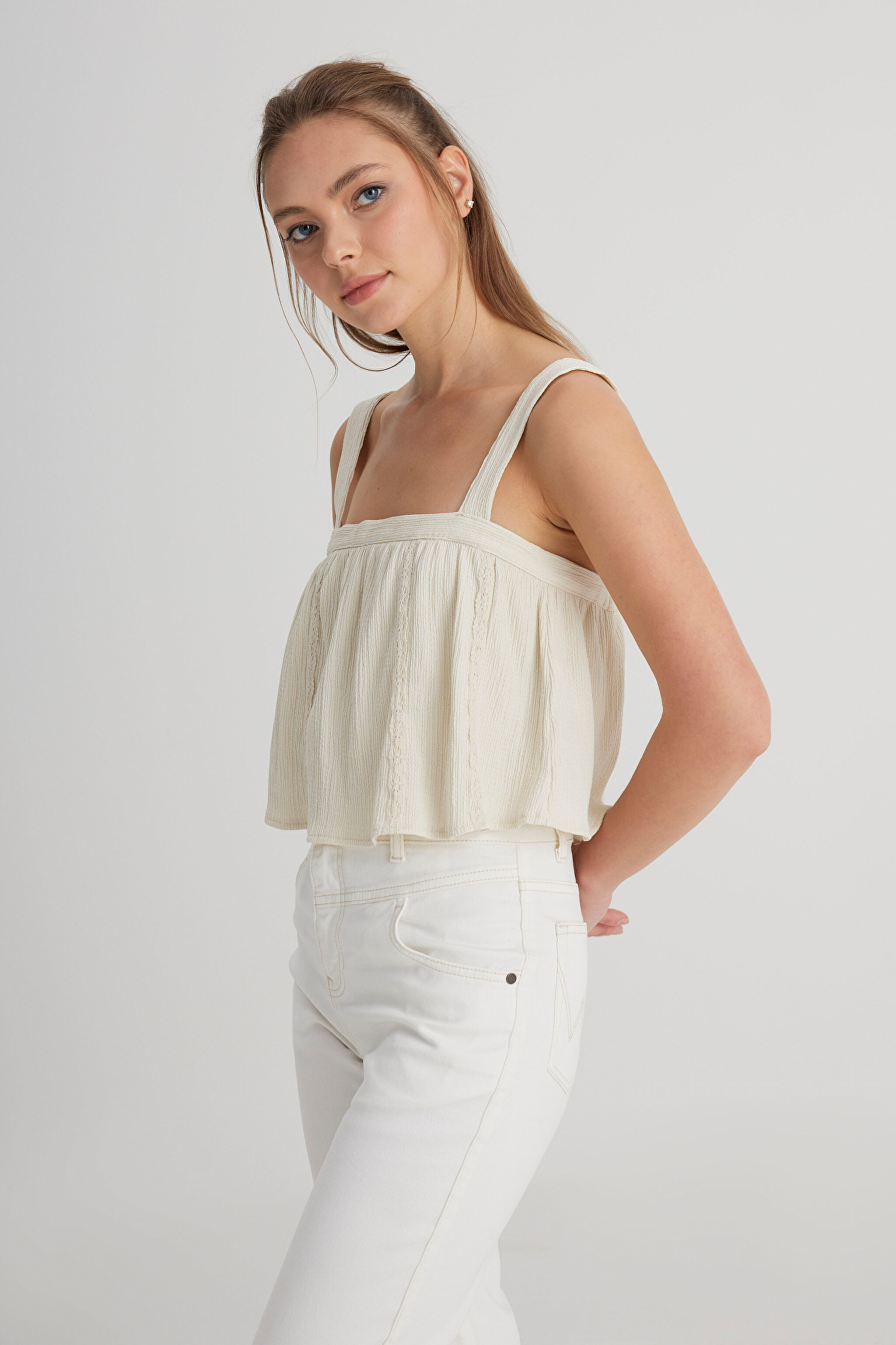 Relaxed Fit Geniş Kesim Kare Yaka Ekru Bluz
