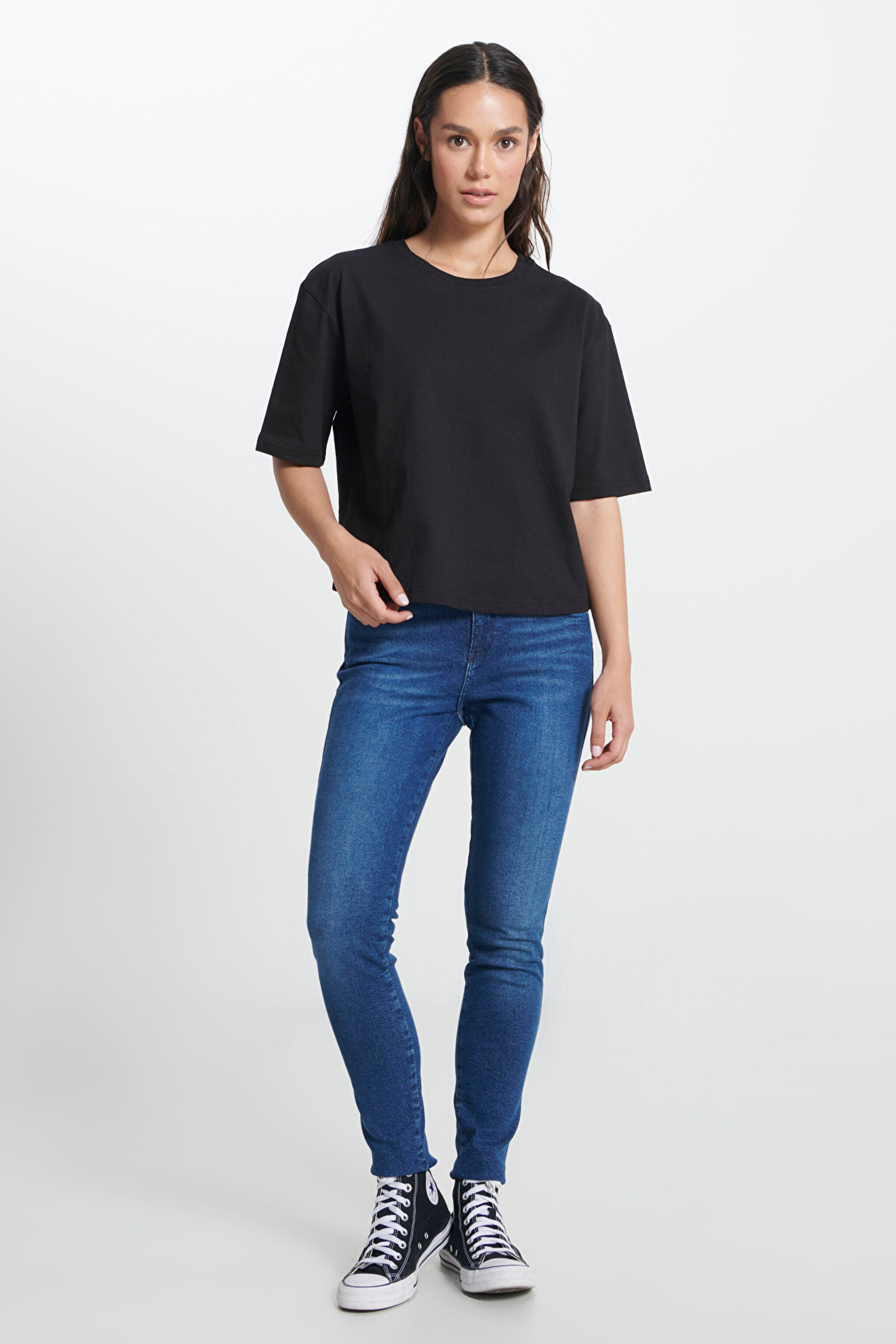 Relaxed Fit Geniş Kesim Bisiklet Yaka %100 Pamuk Siyah Tişört - Black-W241608001 (görsel 3)