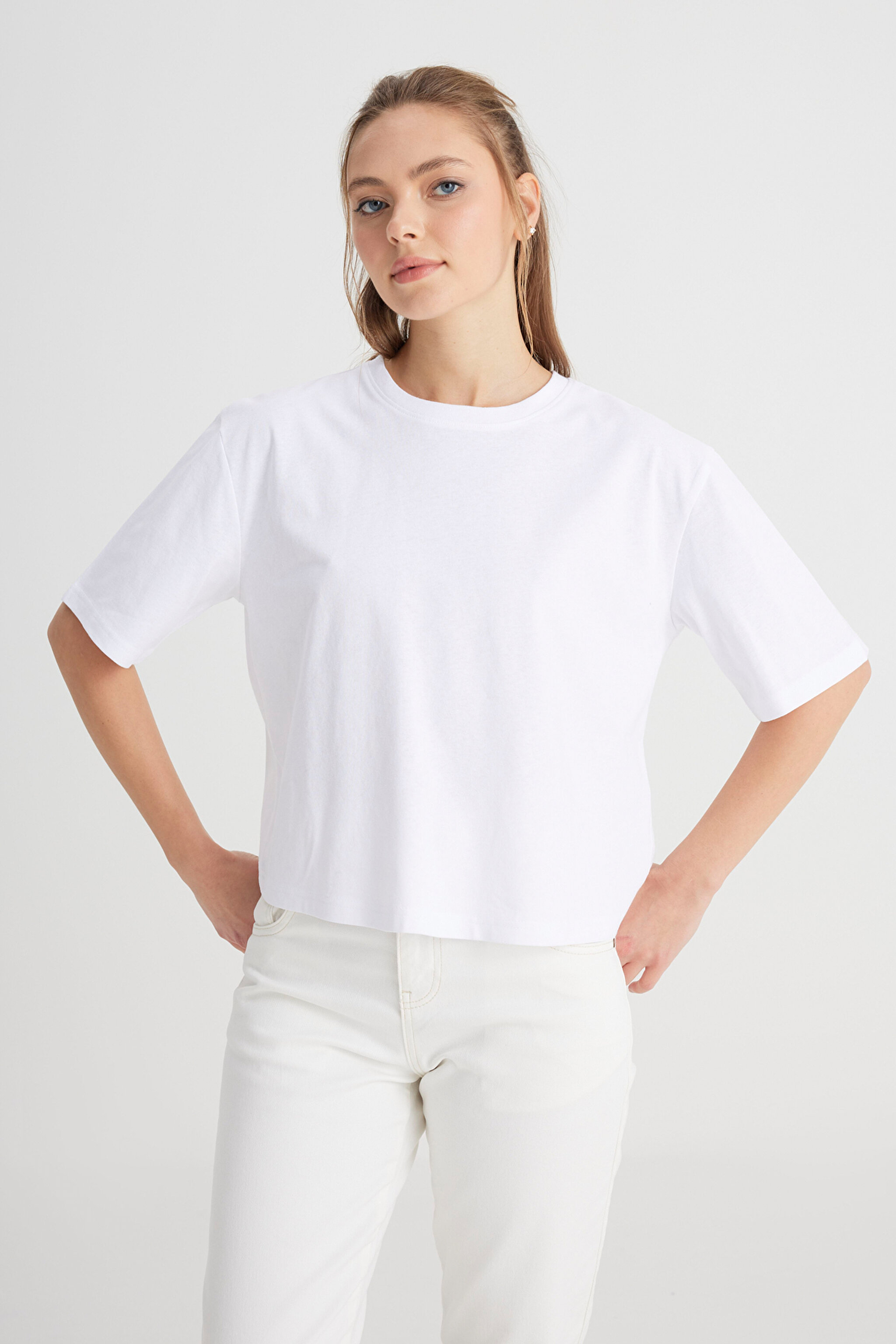 Relaxed Fit Geniş Kesim Bisiklet Yaka %100 Pamuk Beyaz Tişört
