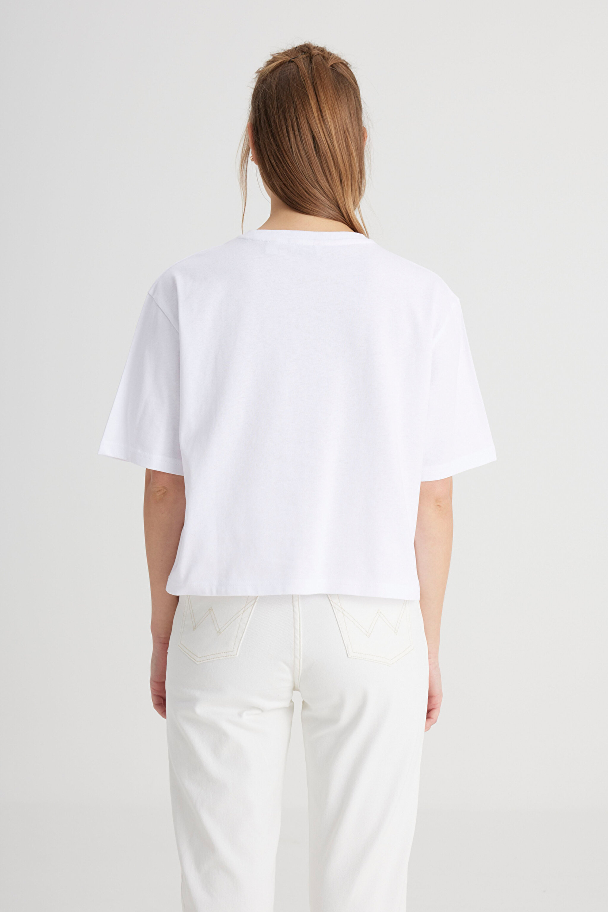 Relaxed Fit Geniş Kesim Bisiklet Yaka %100 Pamuk Beyaz Tişört - White-W241608100 (görsel 5)
