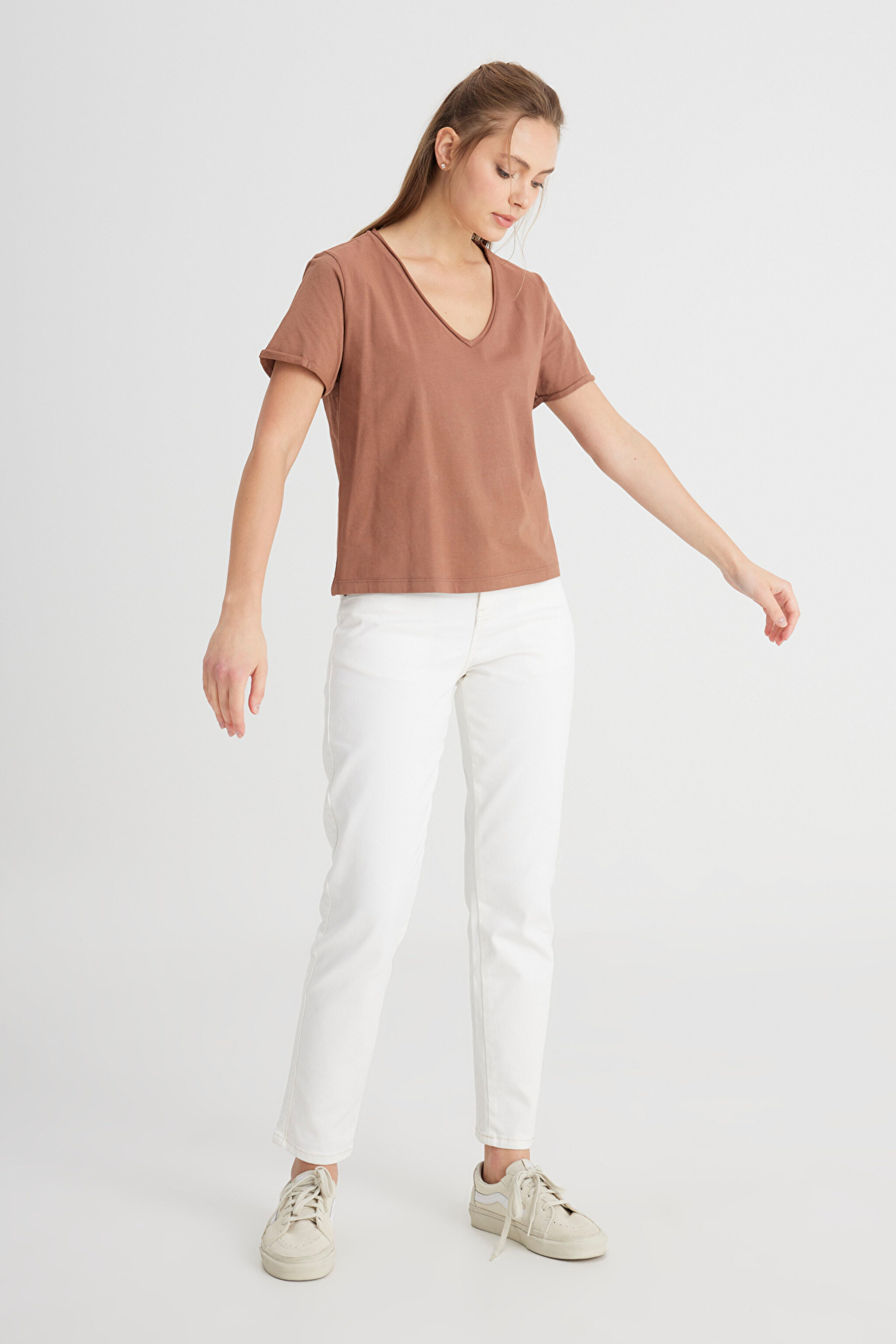 Regular Fit Normal Kesim V Yaka %100 Pamuk Açık Kahverengi Tişört - Light Brown-W241664219 (görsel 3)