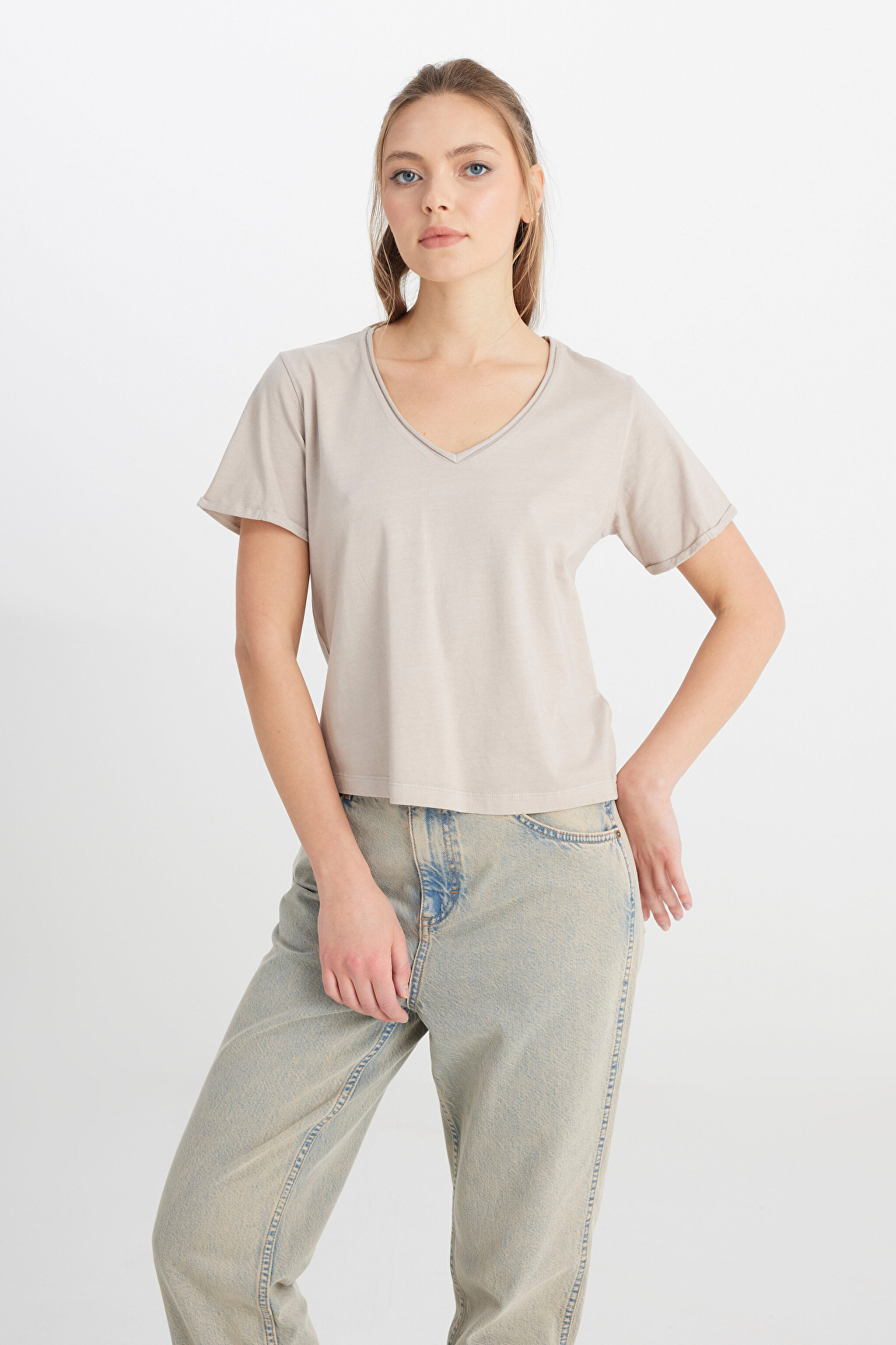 Regular Fit Normal Kesim V Yaka %100 Pamuk Bej Tişört