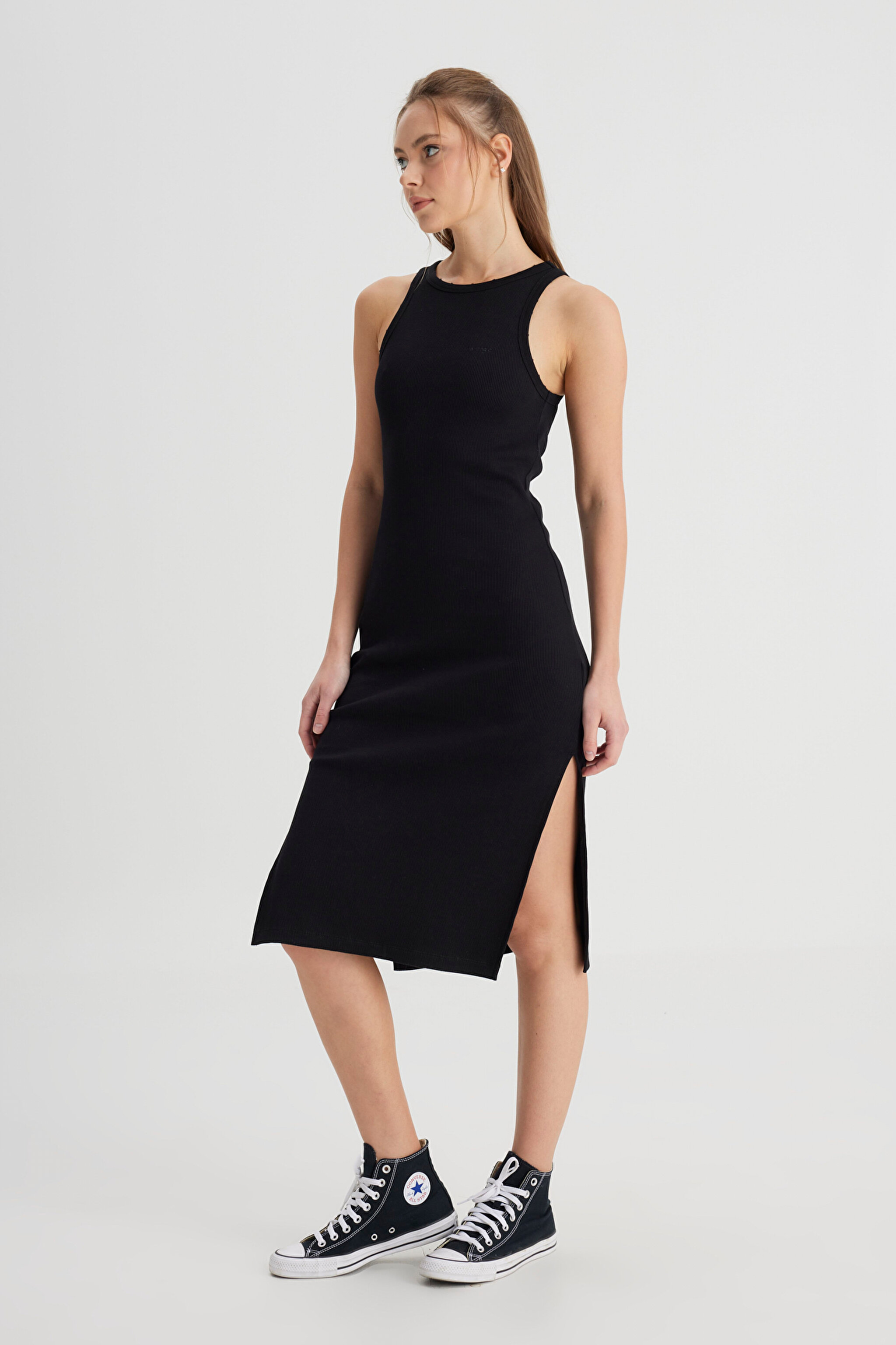 Slim Fit Dar Kesim Bisiklet Yaka Siyah Elbise