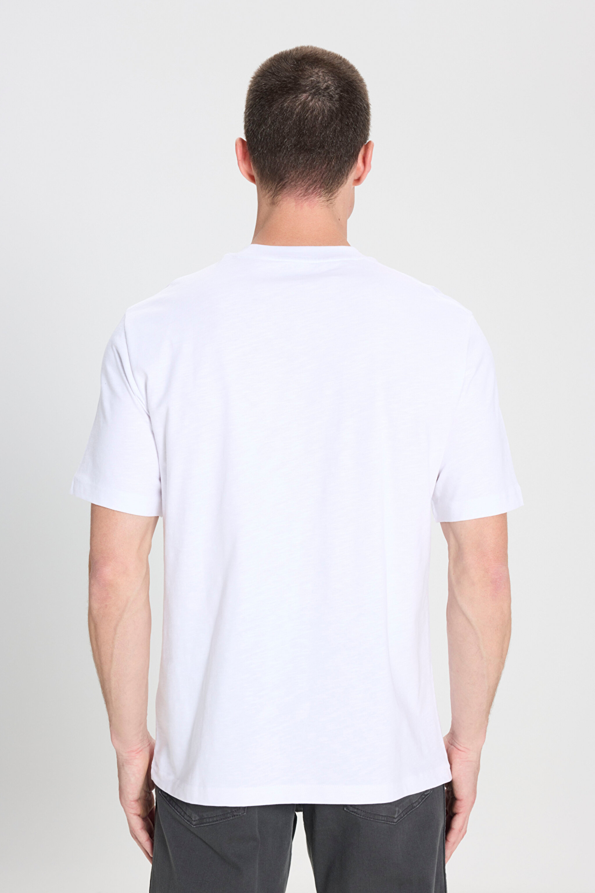 Regular Fit Normal Kesim Bisiklet Yaka %100 Pamuk Beyaz Tişört - White-W241673100 (görsel 6)