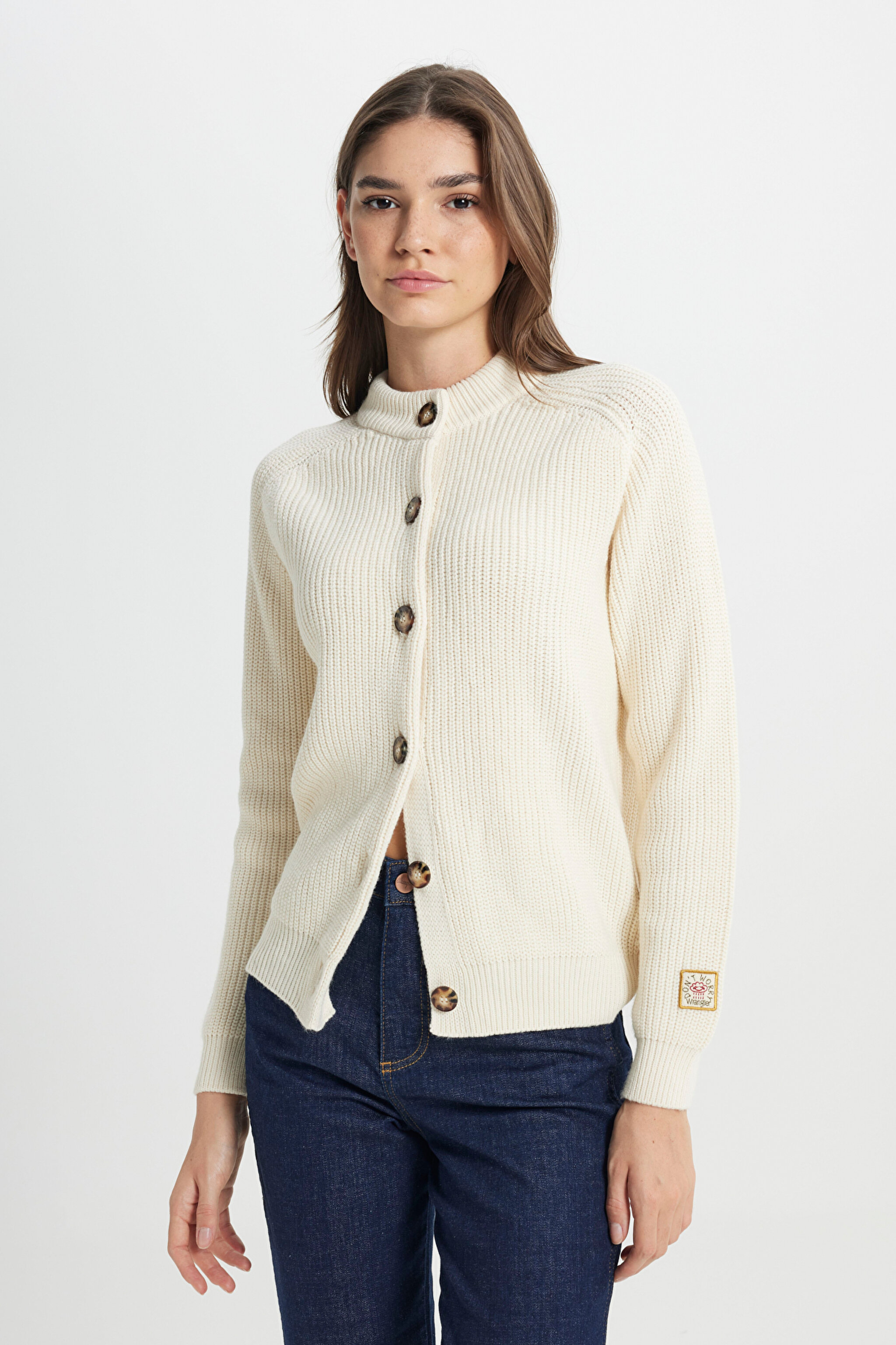 Regular Fit Normal Kesim Düğme Detaylı Ekru Triko Kazak - Ecru-W242192104 (görsel 2)
