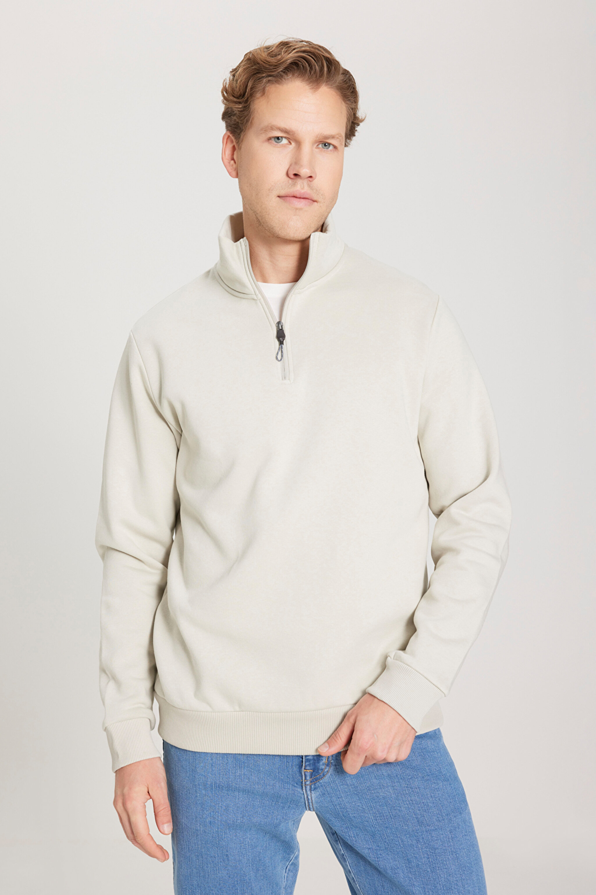 Regular Fit Normal Kesim Fermuarlı Yaka İçi Polarlı Bej Sweatshirt