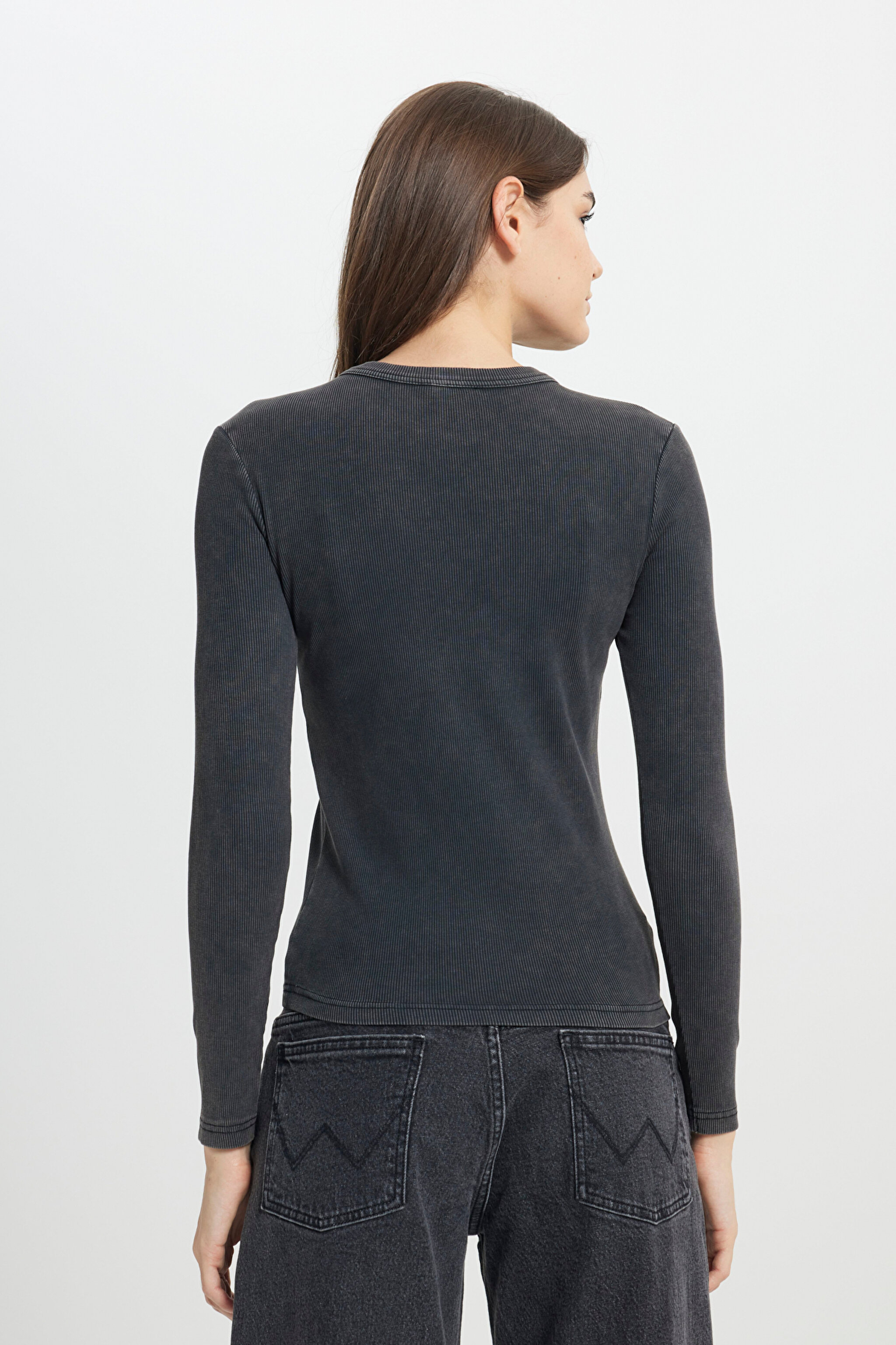 Slim Fit Dar Kesim Bisiklet Yaka Siyah Tişört - Black-W242576001 (görsel 5)
