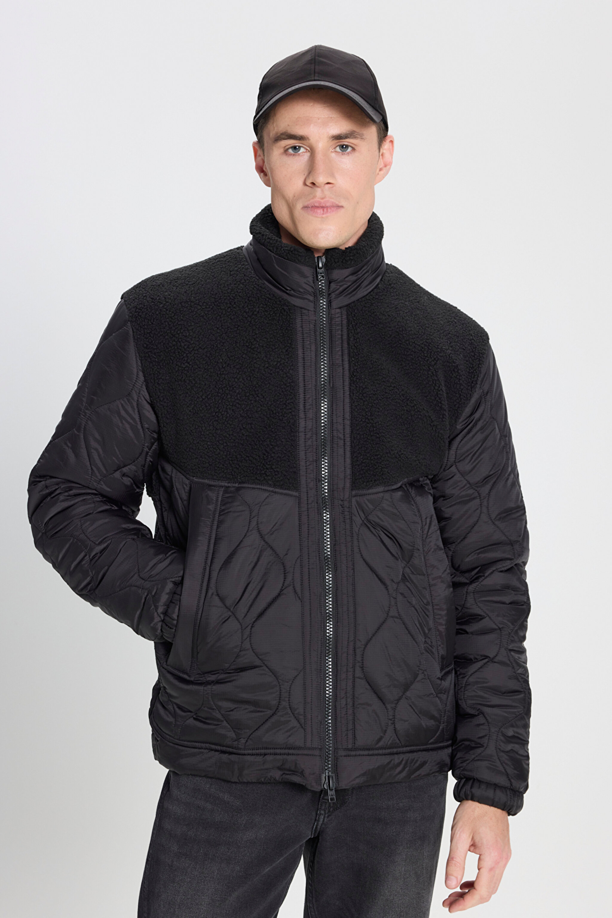 Regular Fit Normal Kesim Sherpa Detaylı Siyah Kapitone Mont - Black-W242644001 (görsel 2)