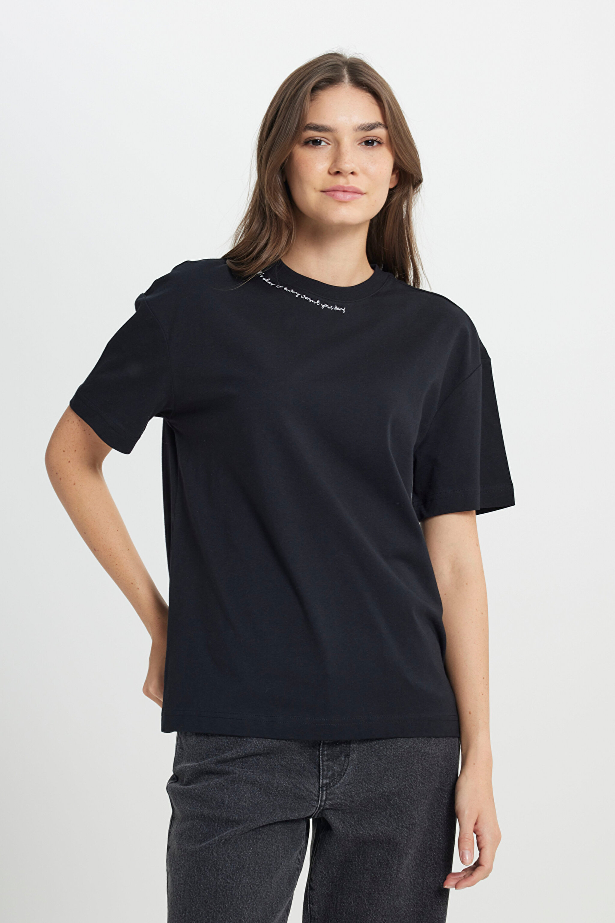 Loose Fit Rahat Kesim Bisiklet Yaka %100 Pamuk Siyah Tişört - Black-W242719001