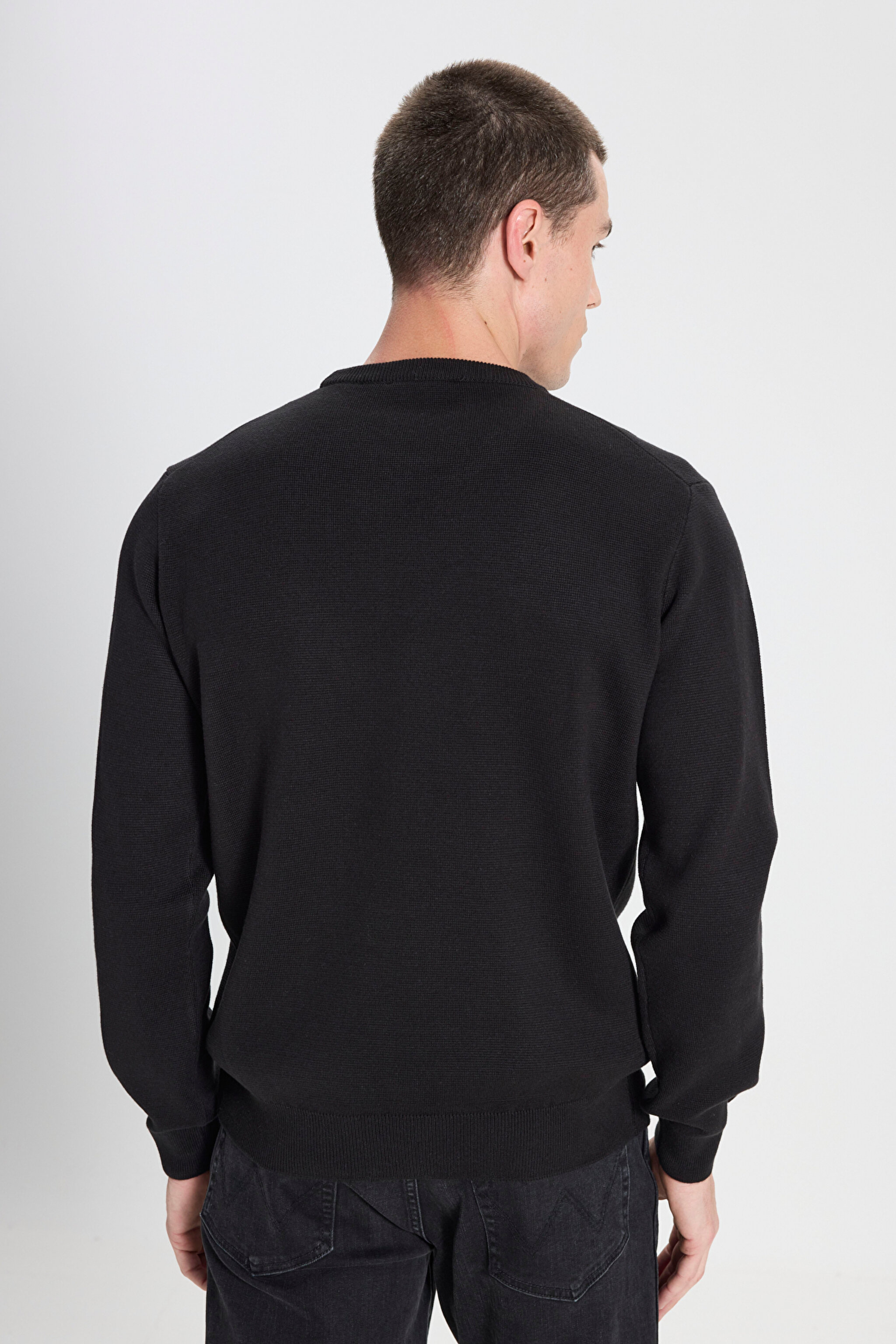 Regular Fit Normal Kesim Bisiklet Yaka Siyah Triko Kazak - Black-W242724001 (görsel 5)