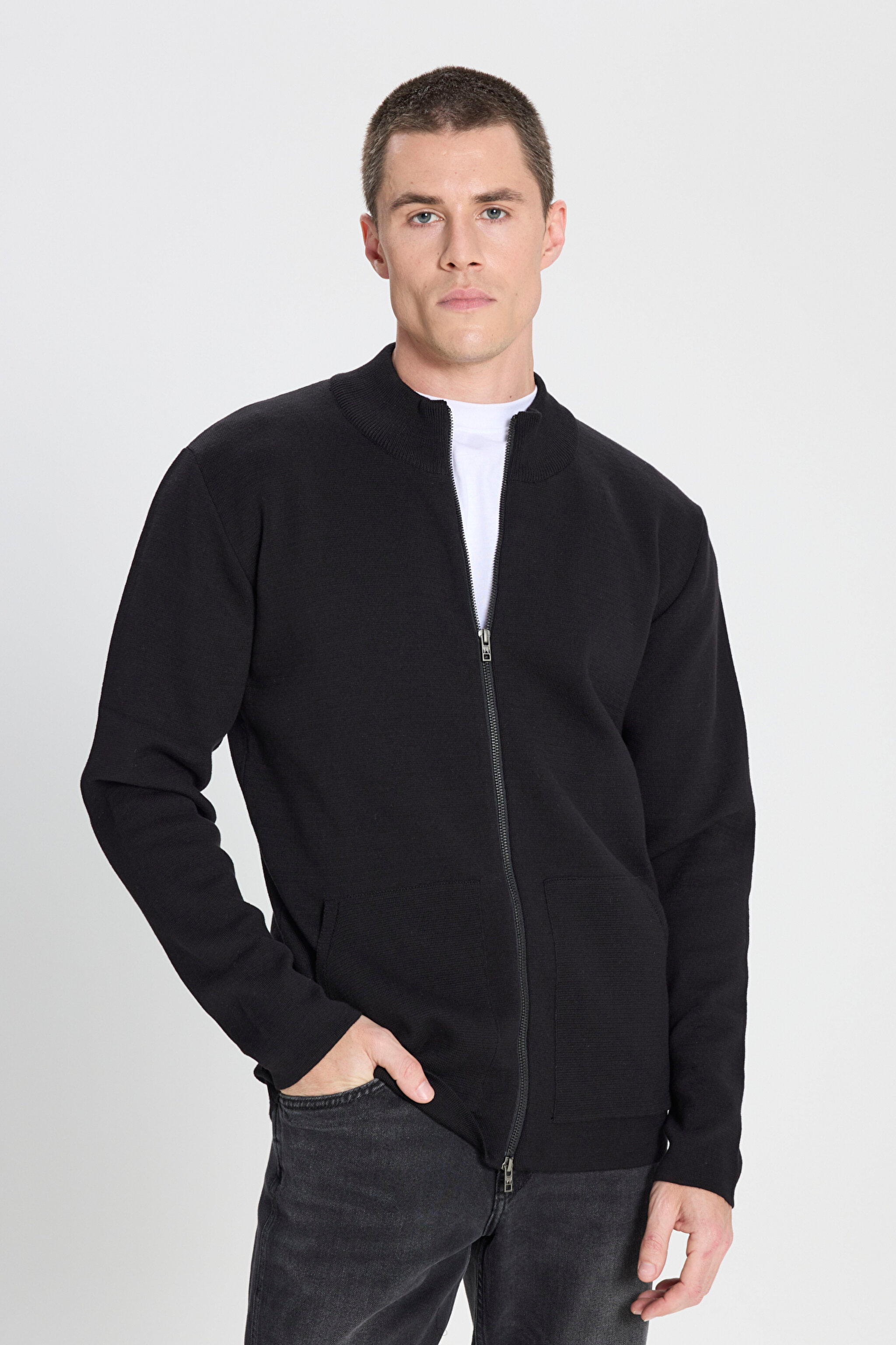 Regular Fit Normal Kesim Fermuarlı Siyah Triko Hırka - Black-W242725001 (görsel 2)