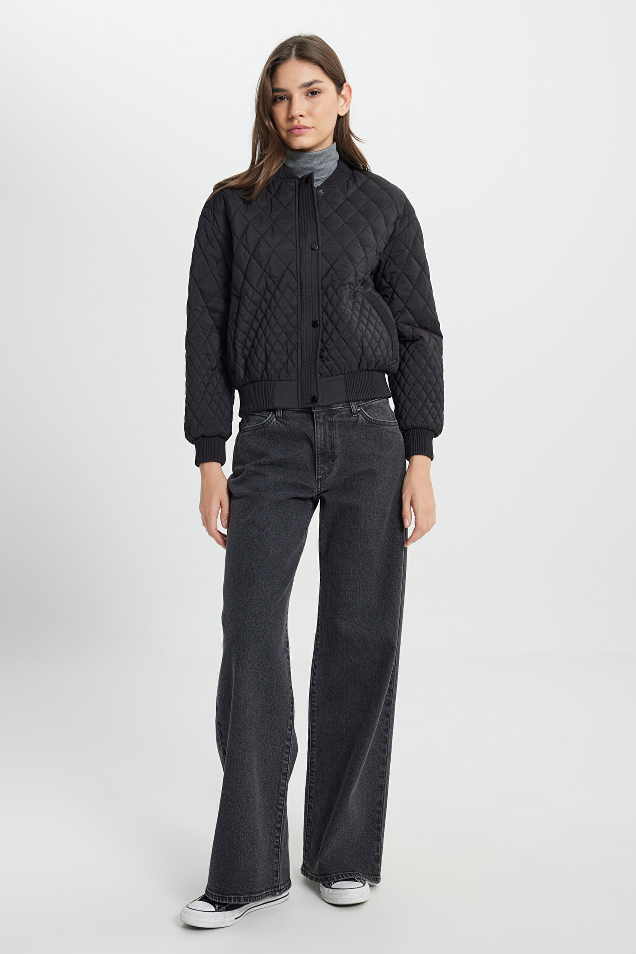 Loose Fit Rahat Kesim Kapitone Detaylı Siyah Bomber Ceket - Black-W242741001 (görsel 4)