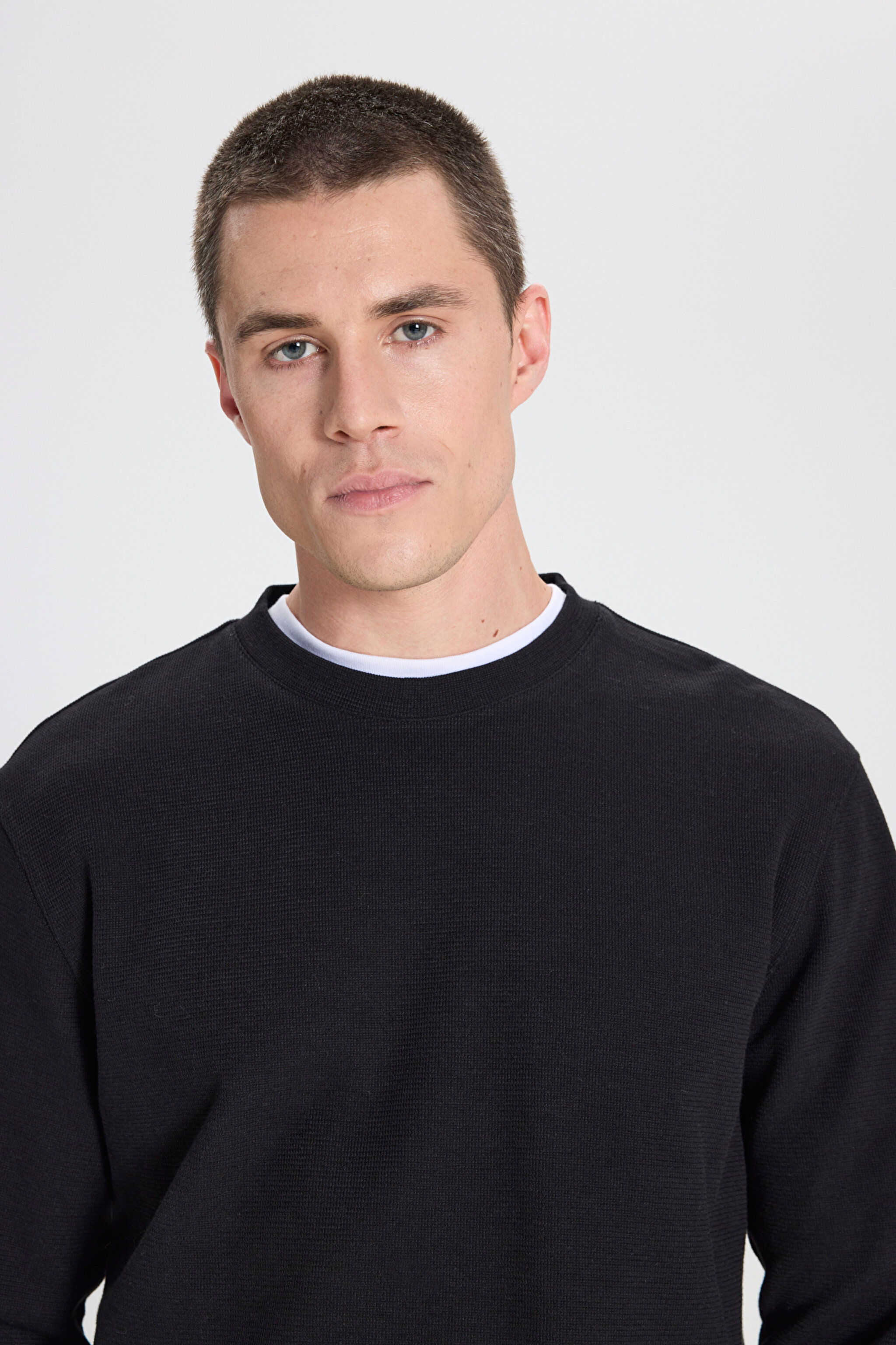 Regular Fit Normal Kesim Bisiklet Yaka Siyah Tişört - Black-W242776001 (görsel 4)