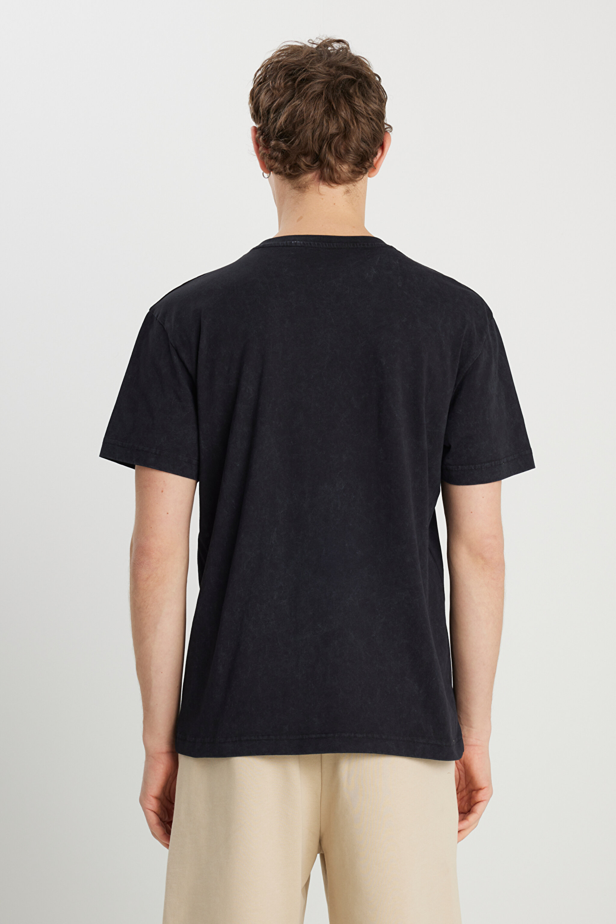 %100 Pamuk Relaxed Fit Geniş Kesim Big Logo Siyah Tişört - Black-W2510220001 (görsel 5)