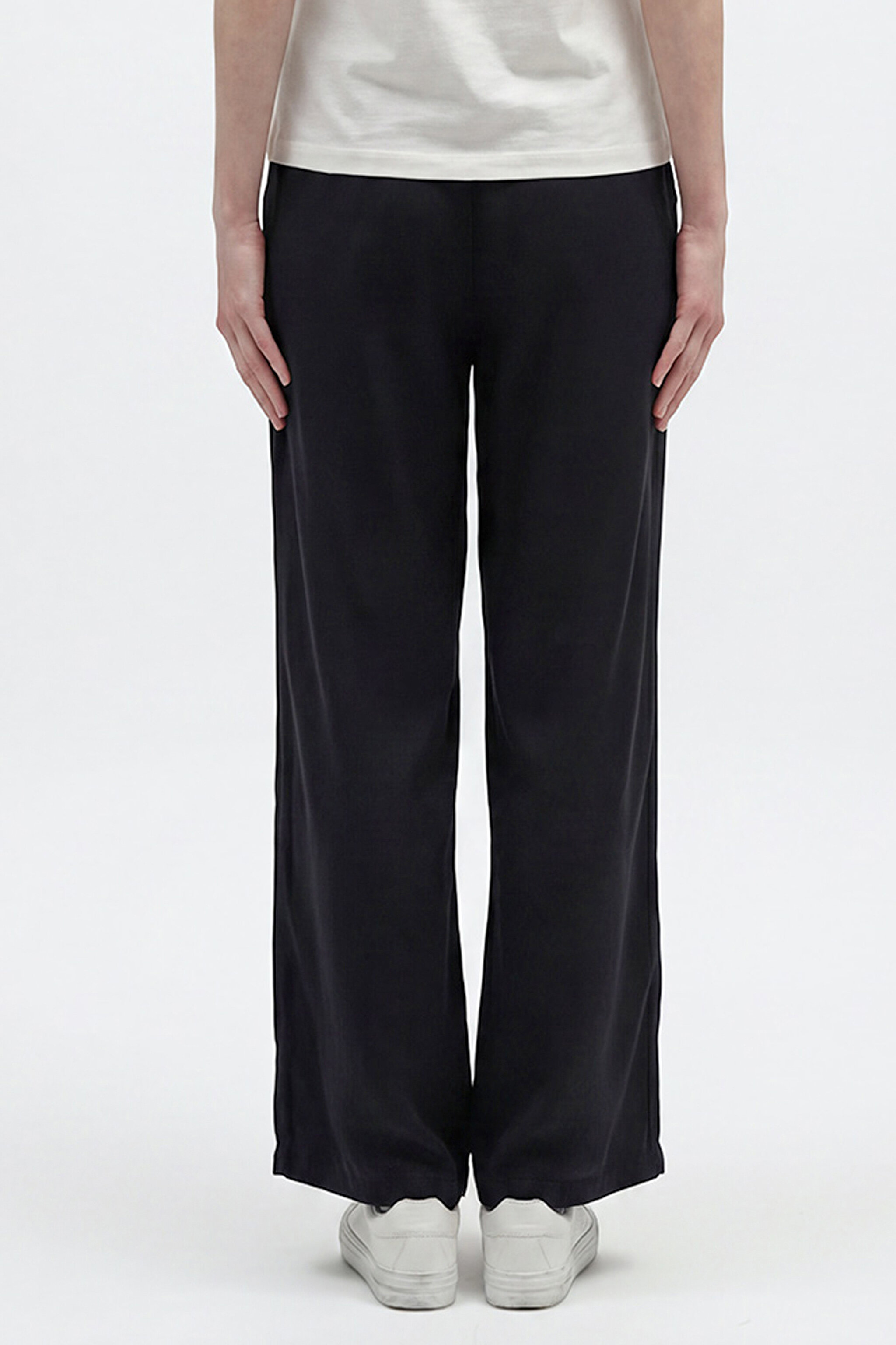 Relaxed Fit Yüksek Bel Geniş Paça Yumuşak Dokulu Siyah Pantolon - Black-W2510473001 (görsel 5)