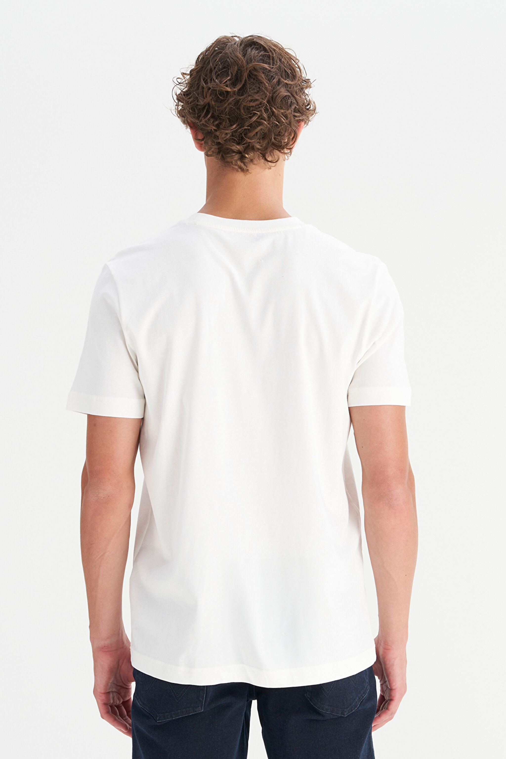 %100 Pamuk Regular Fit Normal Kesim Bisiklet Yaka Ekru Mini Logo Tişört - Off White-W2510527102 (görsel 5)