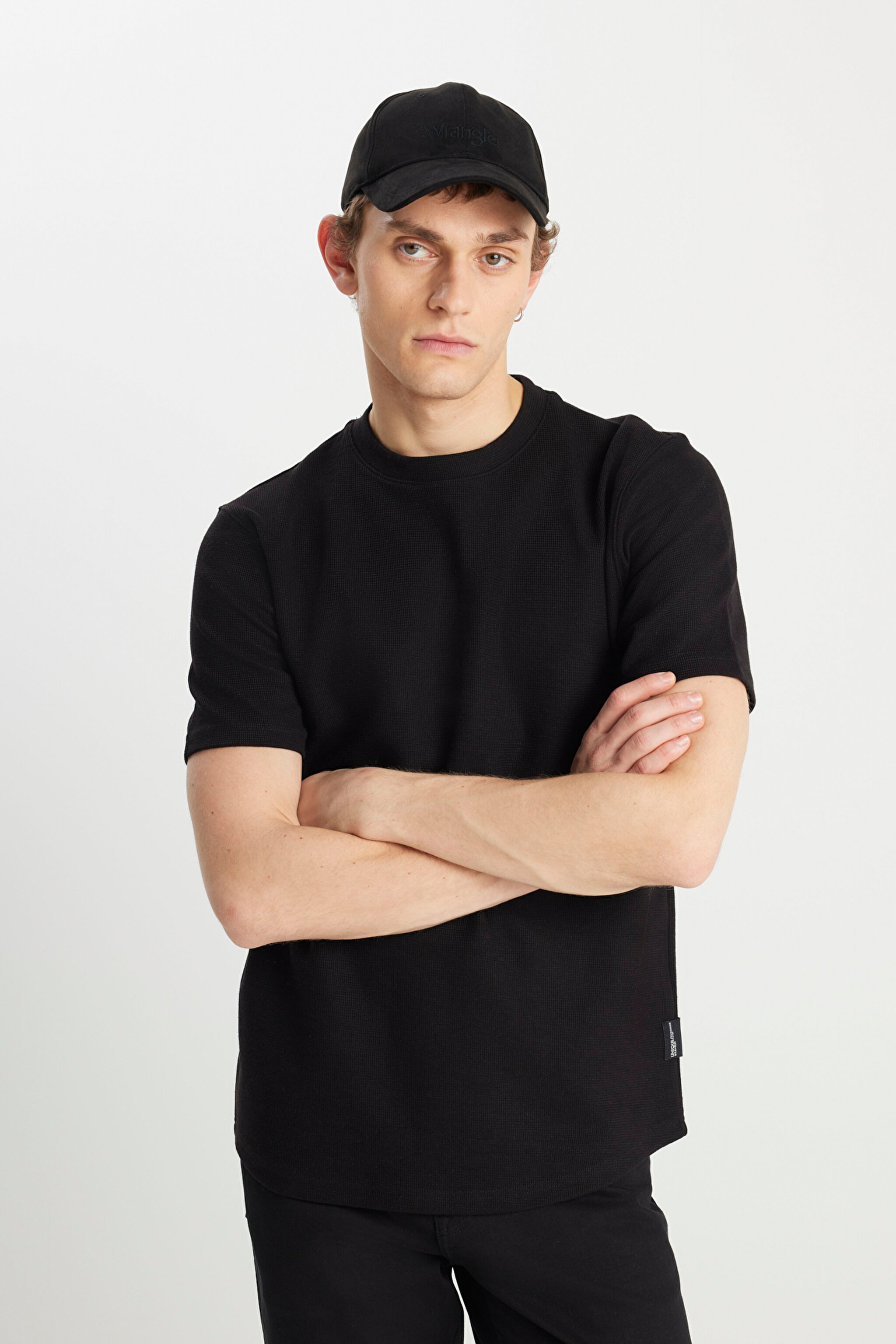 Relaxed Fit Geniş Kesim Bisiklet Yaka Siyah Dokulu Basic Tişört - Black-W2510718001 (görsel 2)