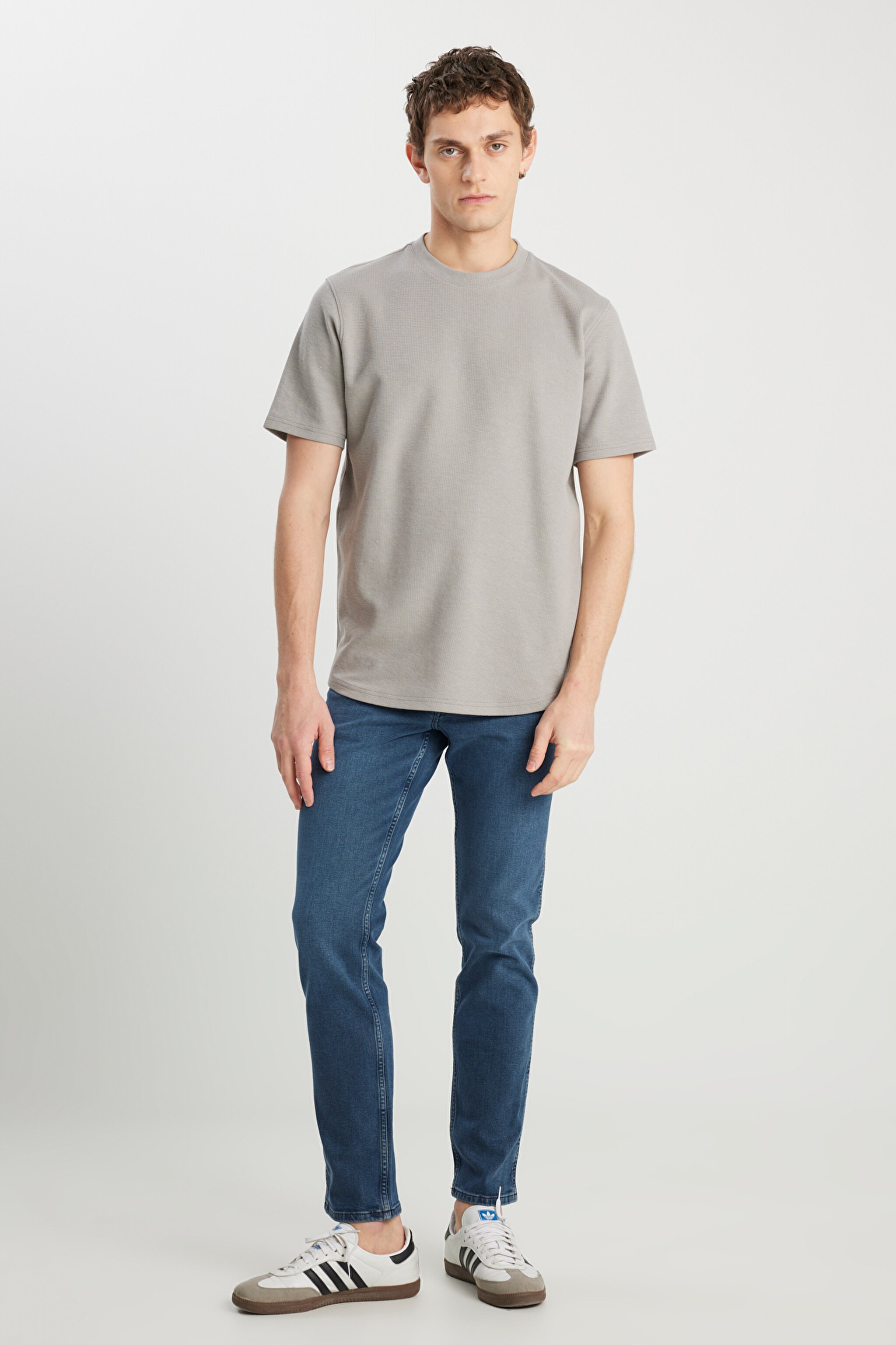 Relaxed Fit Geniş Kesim Bisiklet Yaka Gri Dokulu Basic Tişört - Gray-W2510718035 (görsel 3)