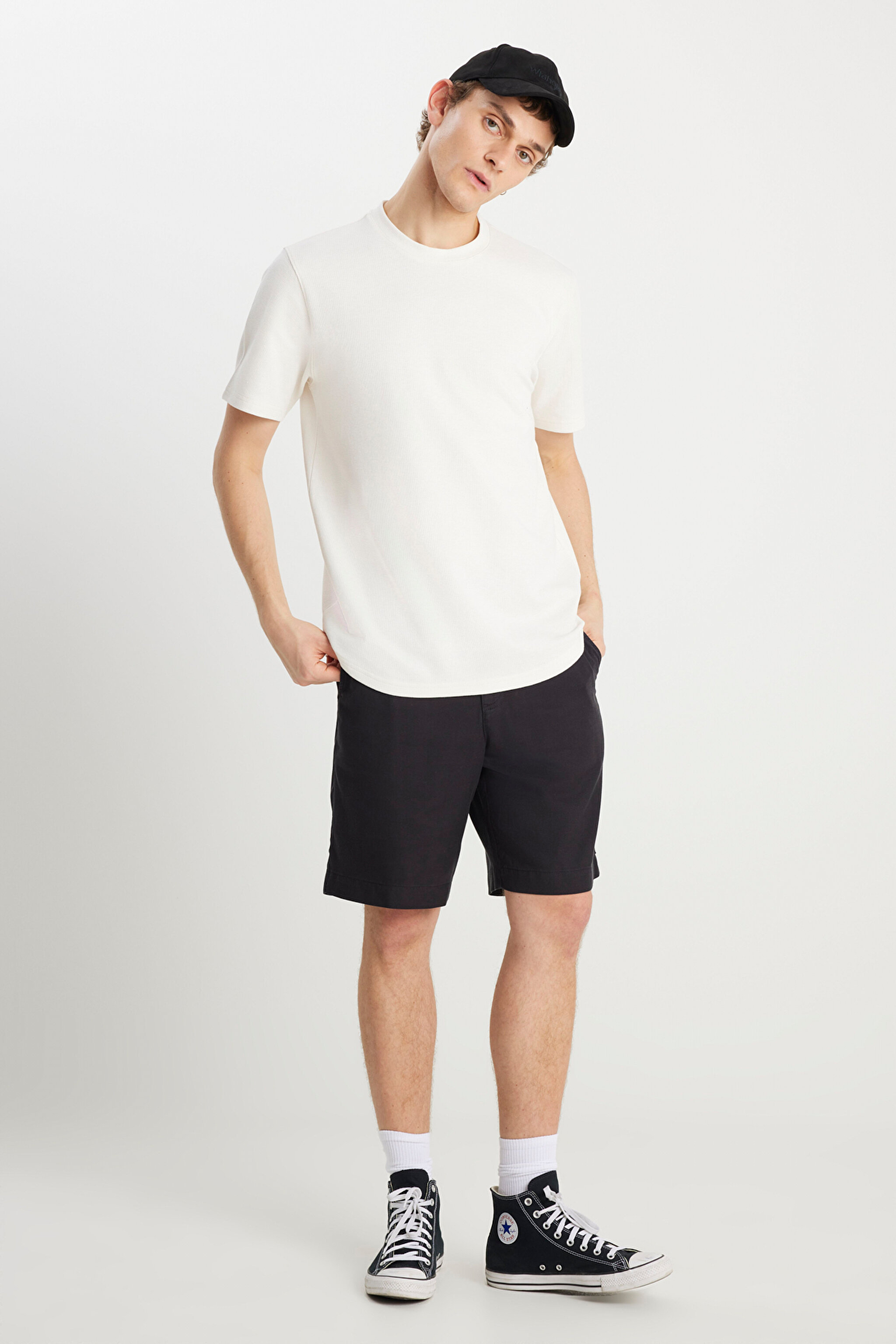 Relaxed Fit Geniş Kesim Bisiklet Yaka Ekru Dokulu Basic Tişört - Ecru-W2510718104 (görsel 3)