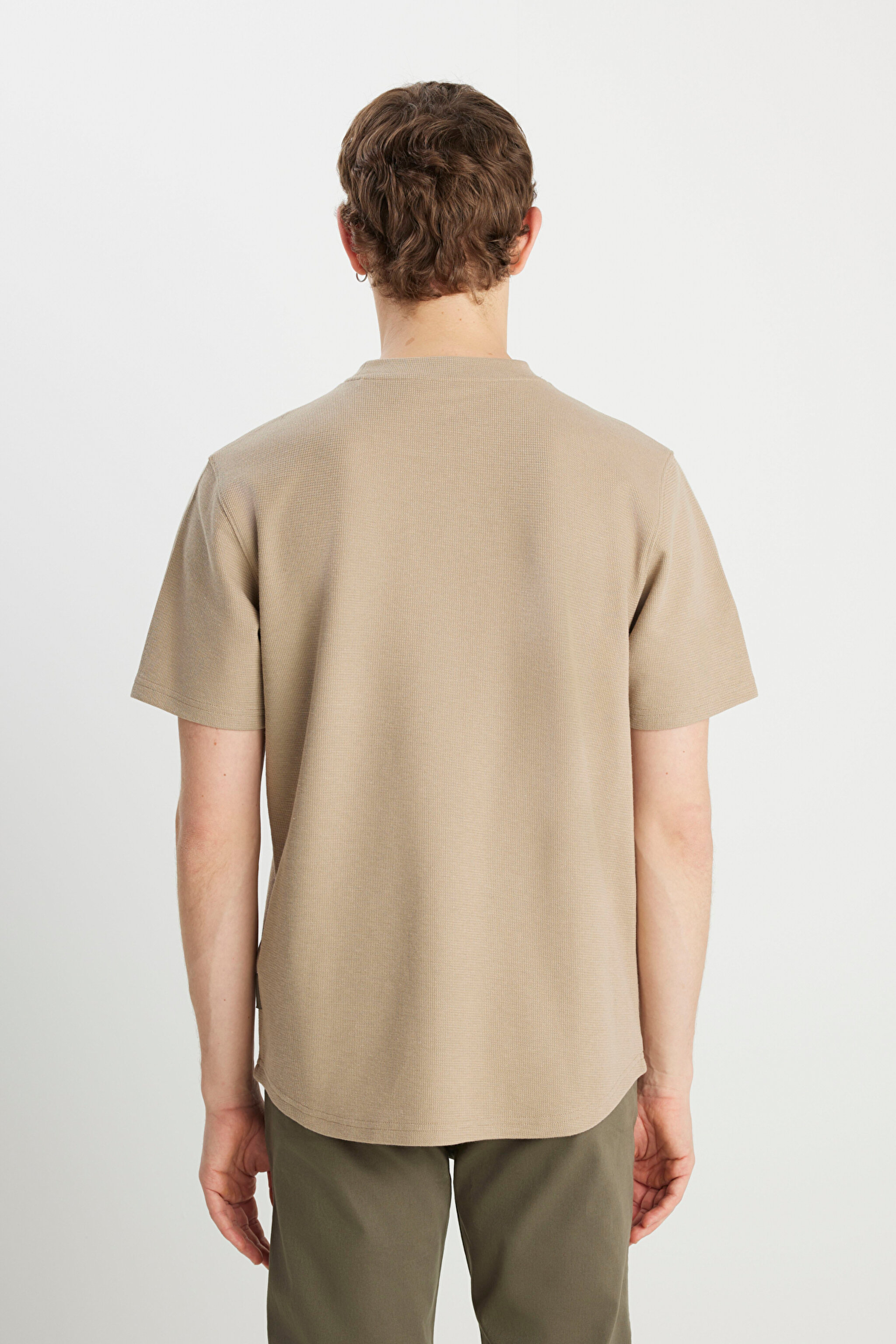 Relaxed Fit Geniş Kesim Bisiklet Yaka Bej Dokulu Basic Tişört - Beige-W2510718614 (görsel 5)
