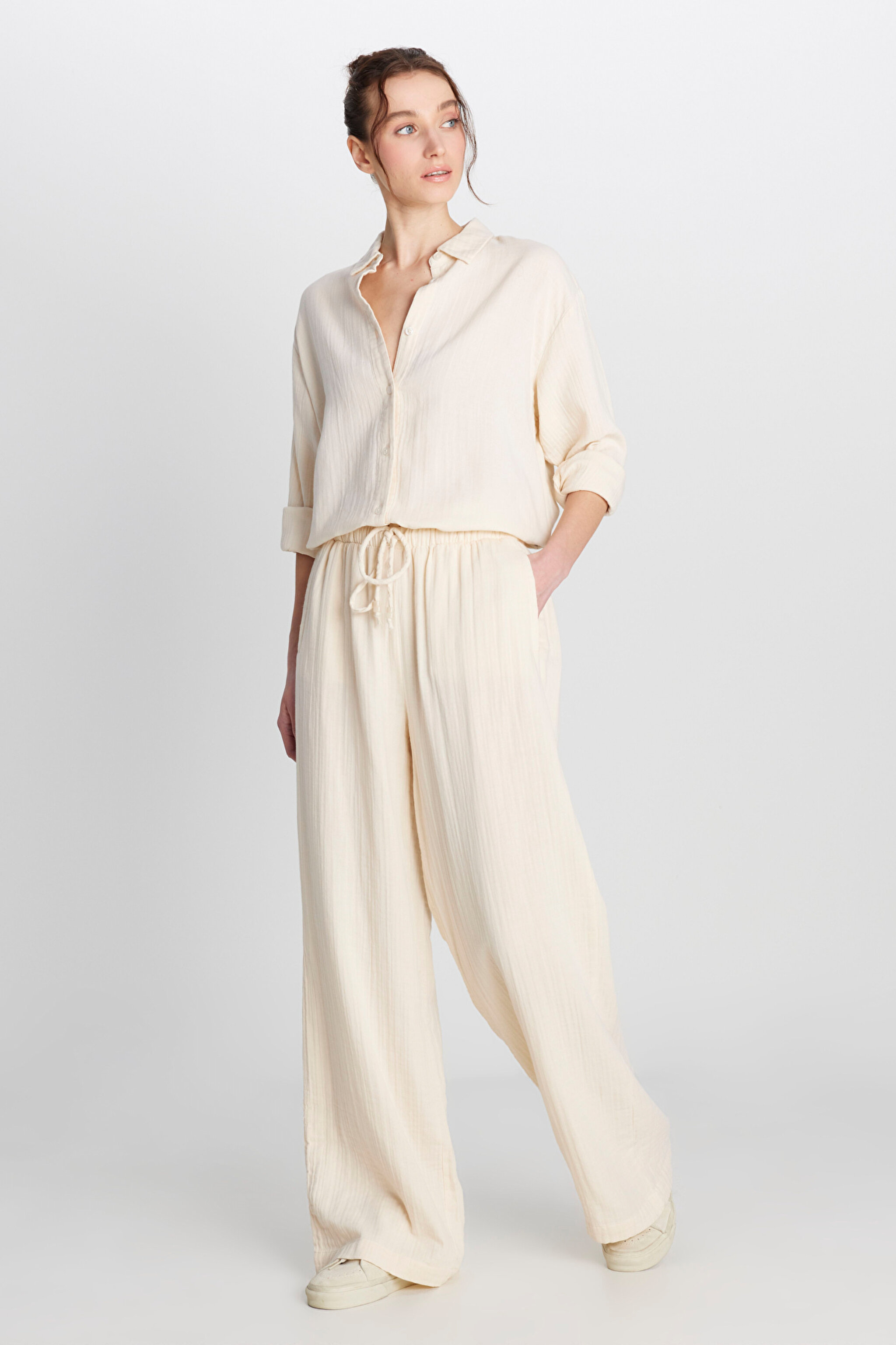 %100 Pamuk Regular Fit Normal Kesim Geniş Paça Ekru Müslin Desenli Pantolon - Ecru-W2510733104 (görsel 2)