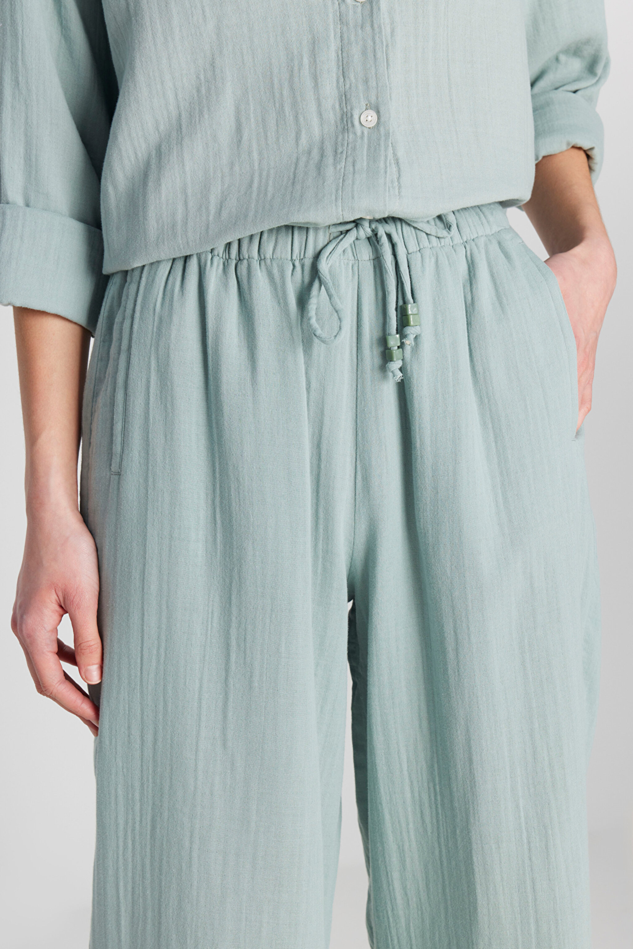 %100 Pamuk Regular Fit Normal Kesim Yüksek Bel Geniş Paça Müslin Desenli Yeşil Pantolon - Dark Green-W2510733826 (görsel 5)