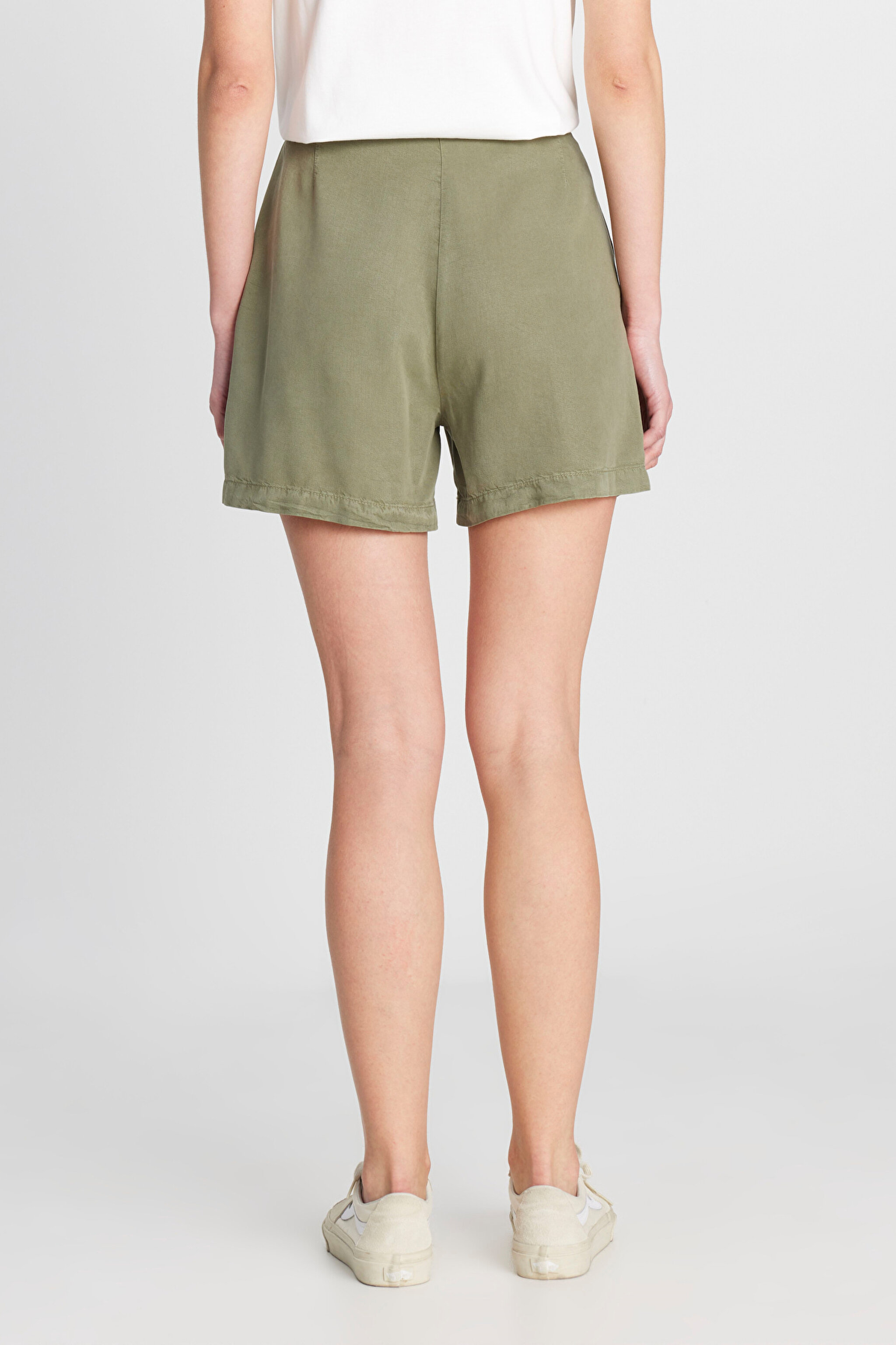 Relaxed Fit Geniş Kesim Yumuşak Dokulu Bağcıklı Haki Şort - Khaki-W2510735801 (görsel 4)