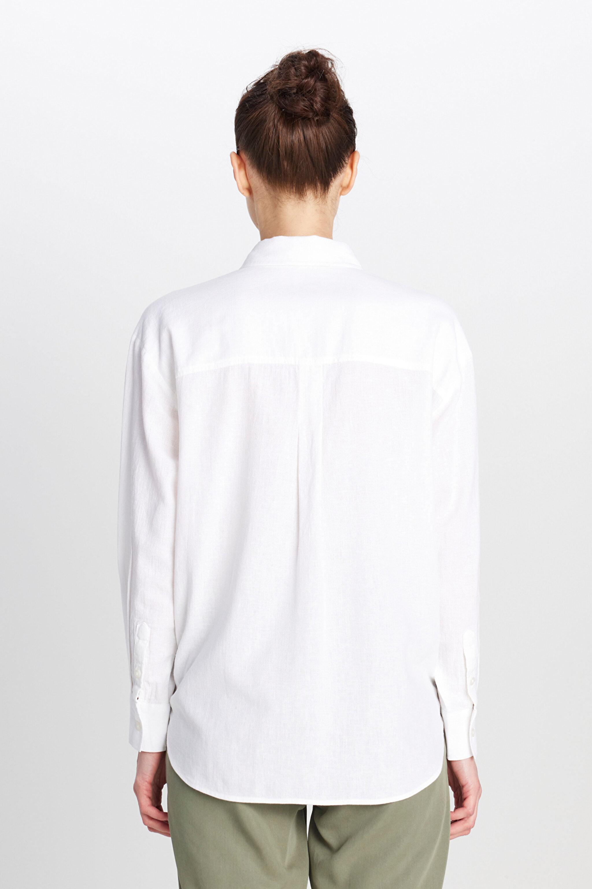 Relaxed Fit Geniş Kesim Keten Karışımlı Beyaz Gömlek - White-W2510738100 (görsel 5)
