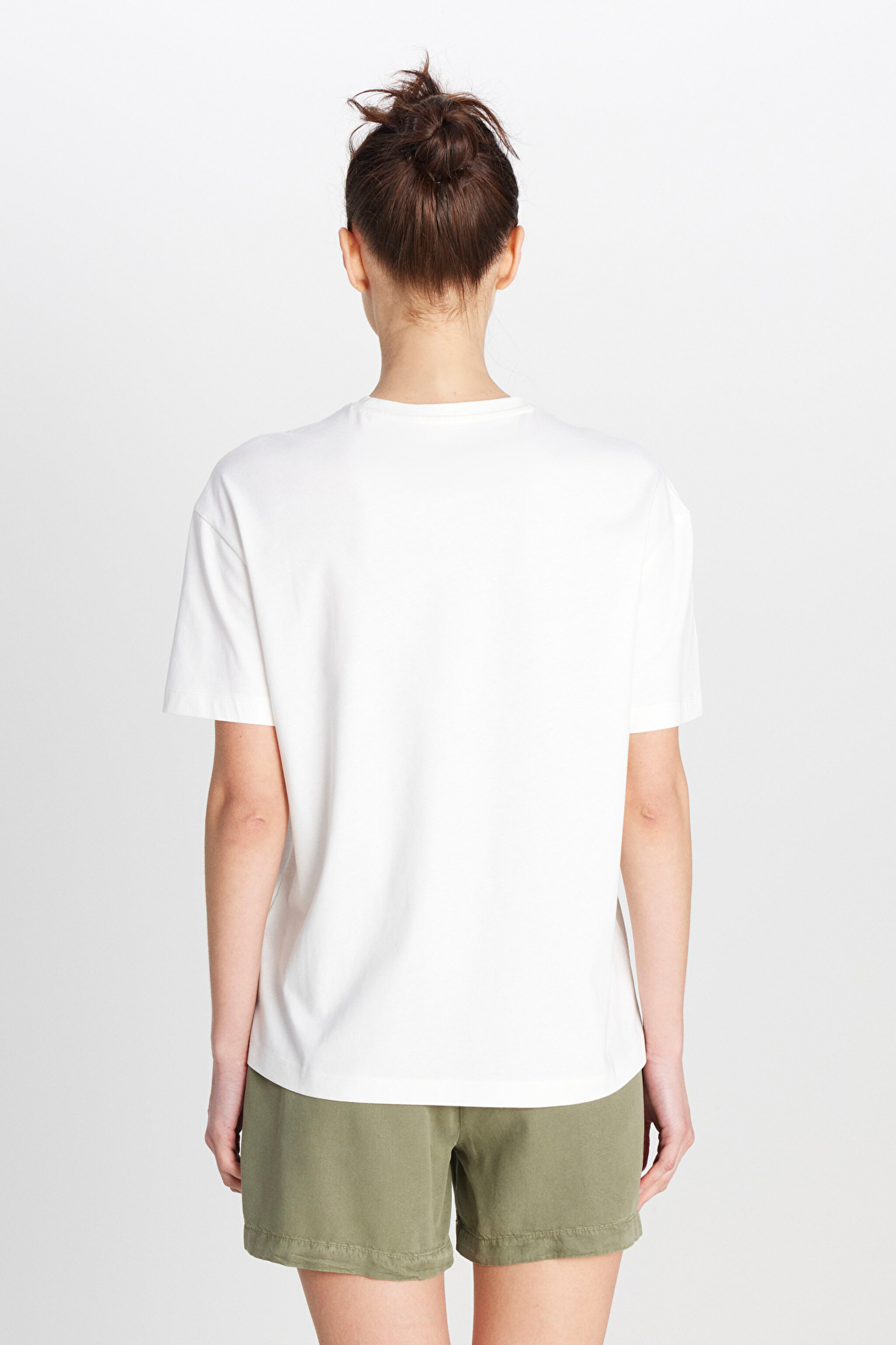 Regular Fit Normal Kesim Bisiklet Yaka %100 Pamuk Kırık Beyaz Tişört - Off White-W2510758102 (görsel 5)