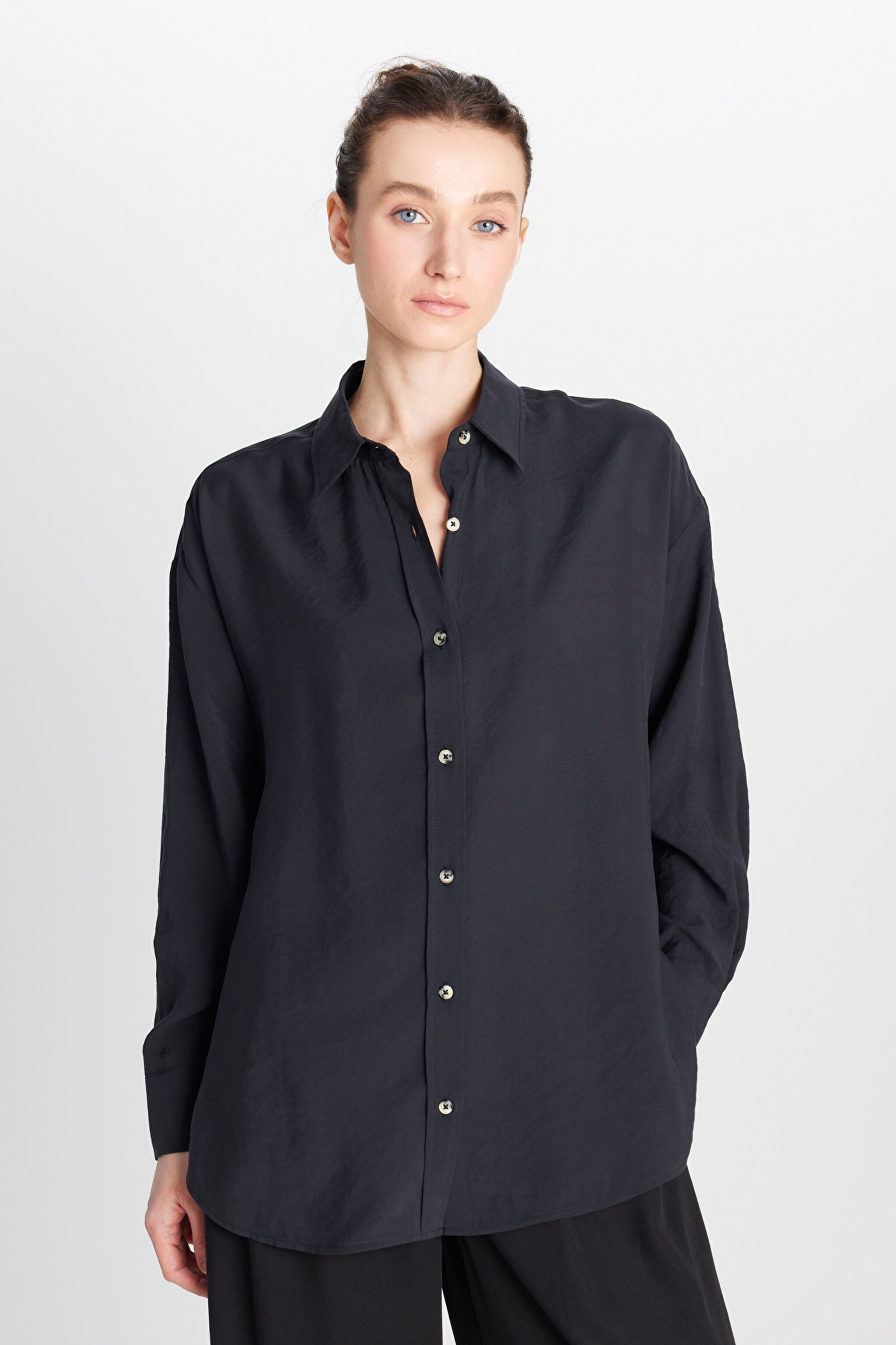 Loose Fit Rahat Kesim Siyah Gömlek - Black-W2510769001 (görsel 2)