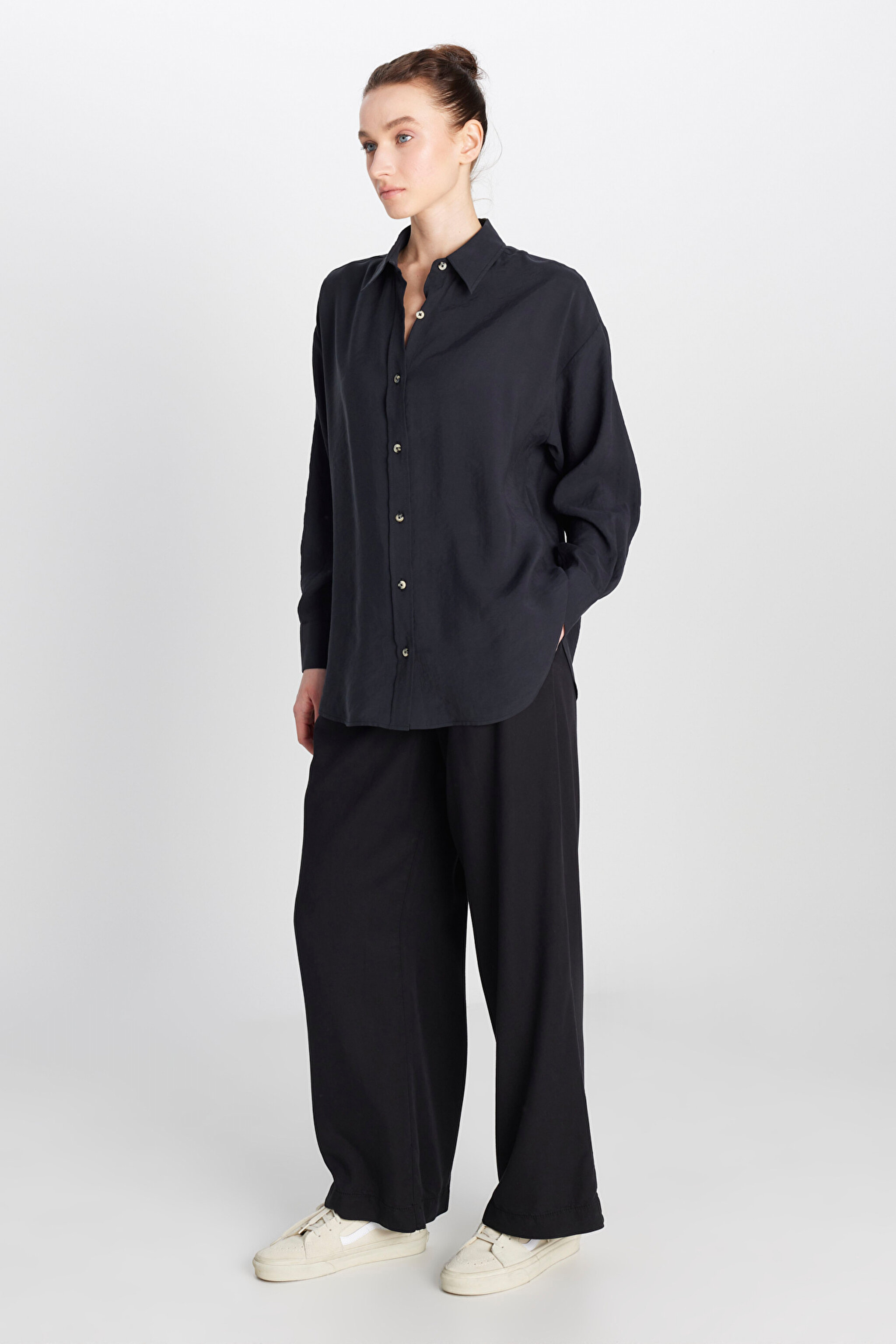 Loose Fit Rahat Kesim Siyah Gömlek - Black-W2510769001 (görsel 3)