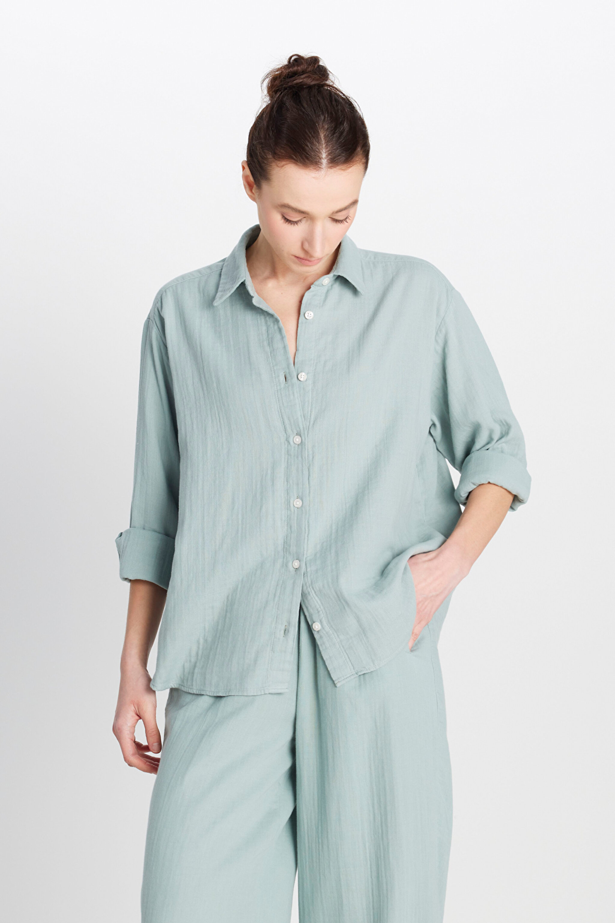 %100 Pamuk Relaxed Fit Geniş Kesim Koyu Yeşil Müslin Gömlek - Dark Green-W2510783826 (görsel 2)