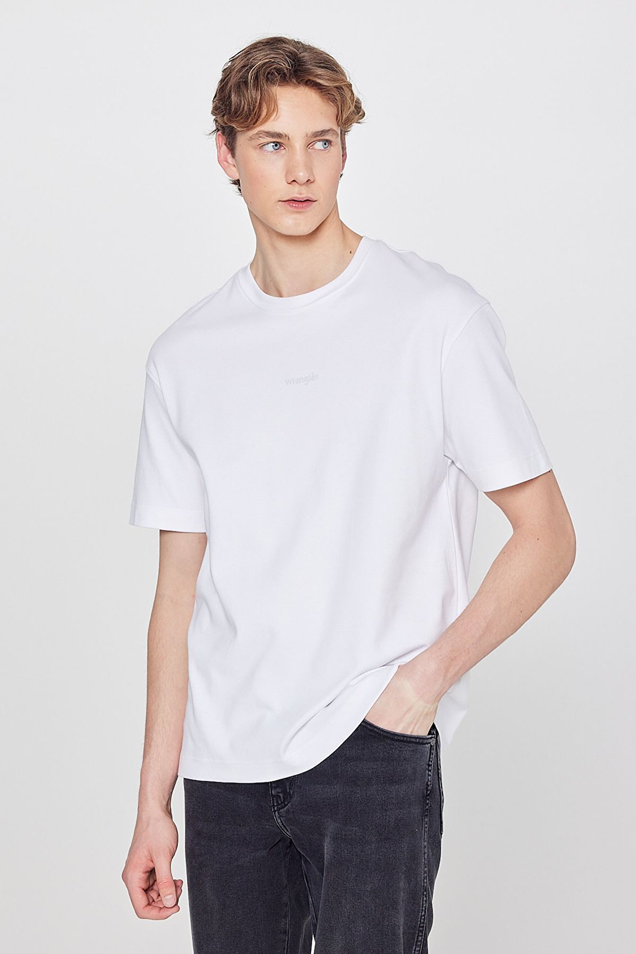 %100 Pamuk Relaxed Fit Rahat Kesim Bisiklet Yaka Minimal Logo Detaylı Tişört - Off White-W2520166102 (görsel 2)