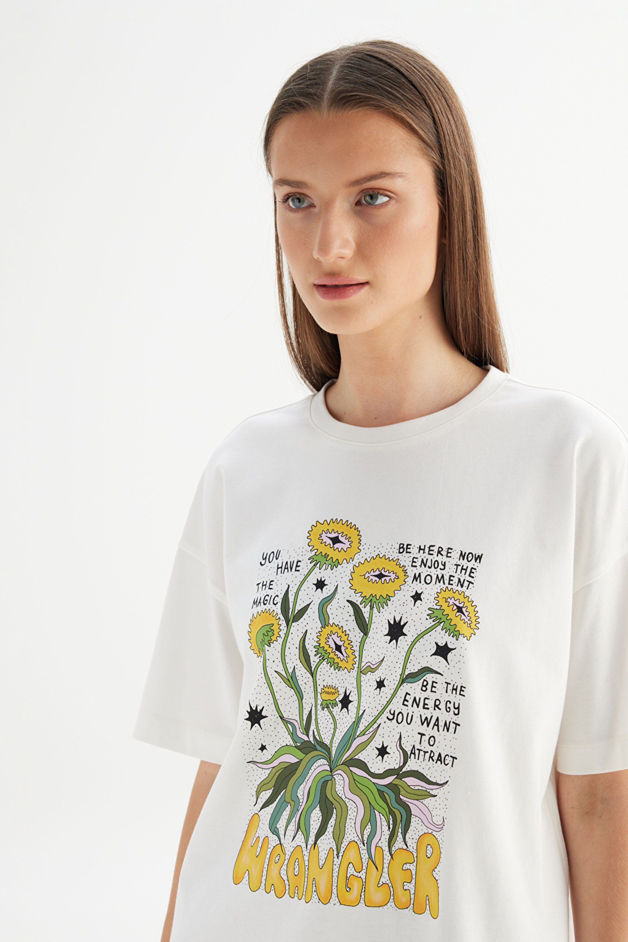 %100 Pamuk Loose Fit Rahat Kesim Bisiklet Yaka Baskılı Kırık Beyaz Tişört - Off White-W2520305102 (görsel 4)