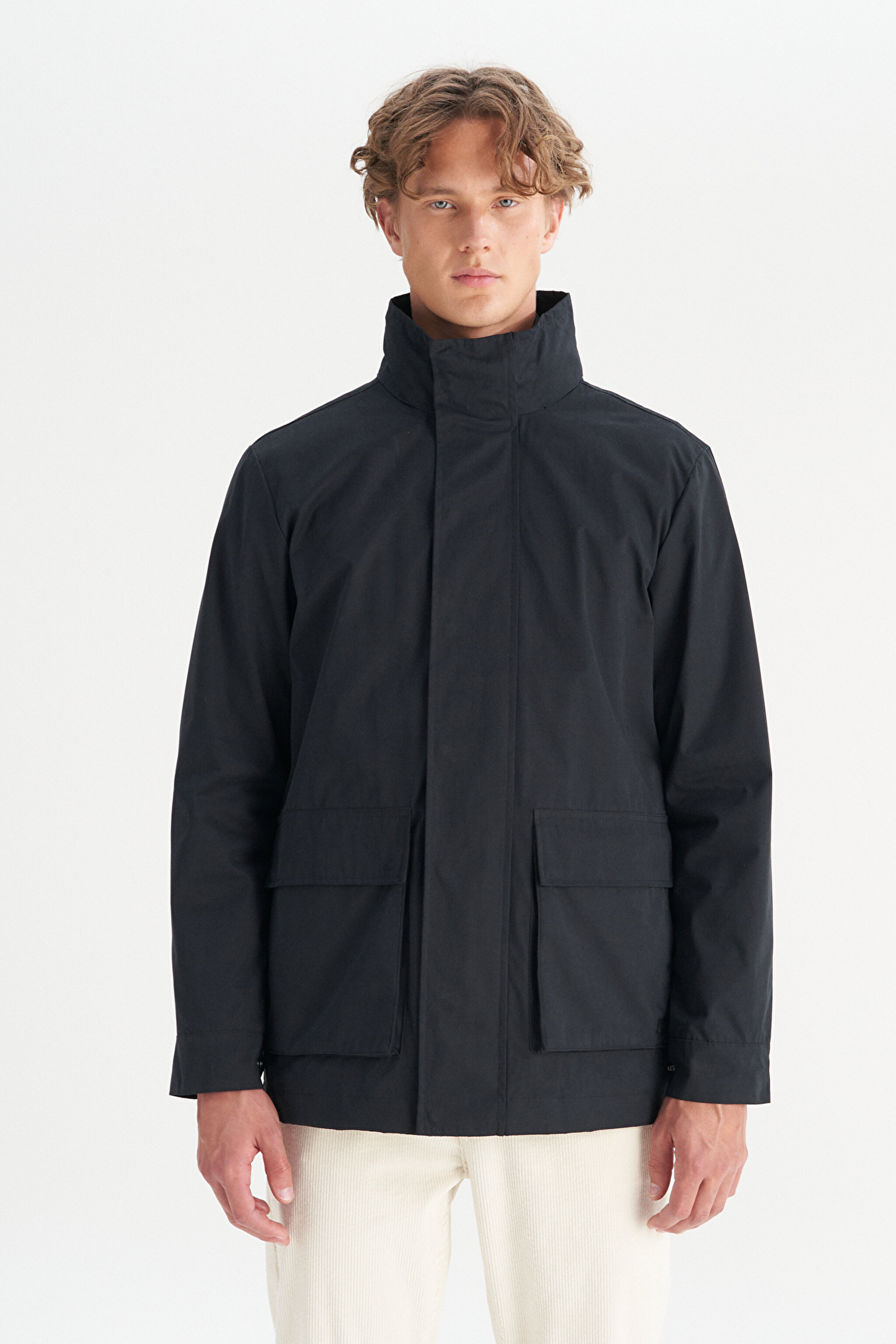 Pamuklu Regular Fit Normal Kesim Kapüşonlu Cepli Çift Kullanımlı Parka - Black-W2520422001