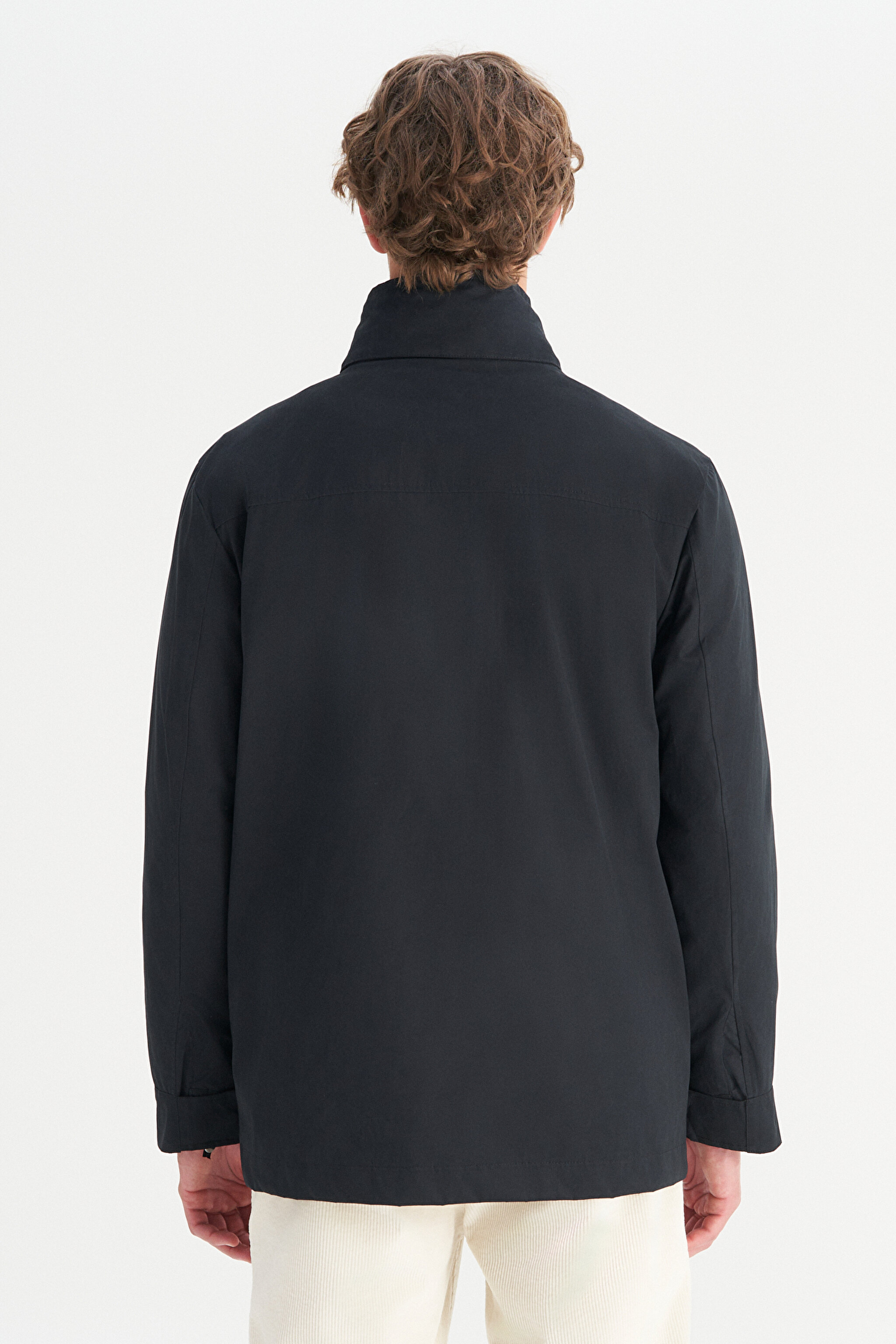 Pamuklu Regular Fit Normal Kesim Kapüşonlu Cepli Çift Kullanımlı Parka - Black-W2520422001 (görsel 5)