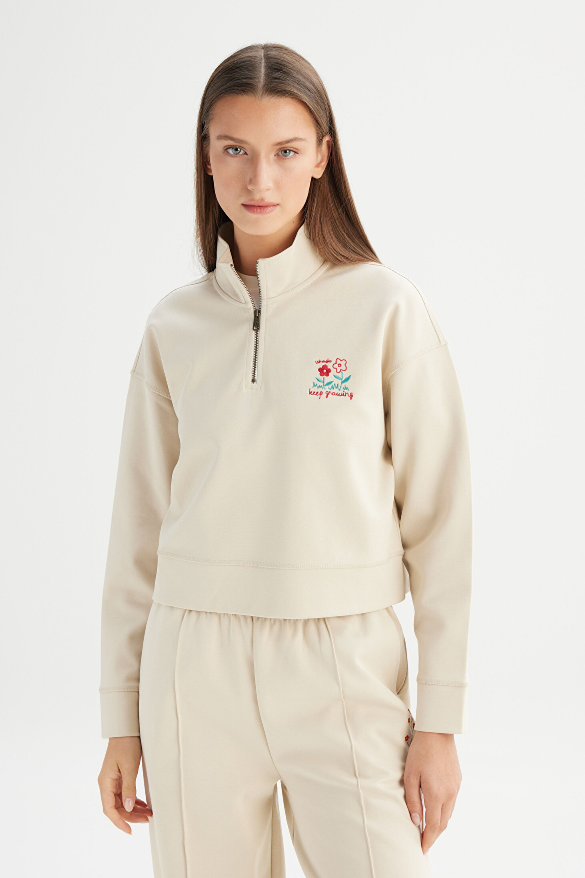 Regular Fit Normal Kesim Fermuar Yaka Detaylı Bej Sweatshirt