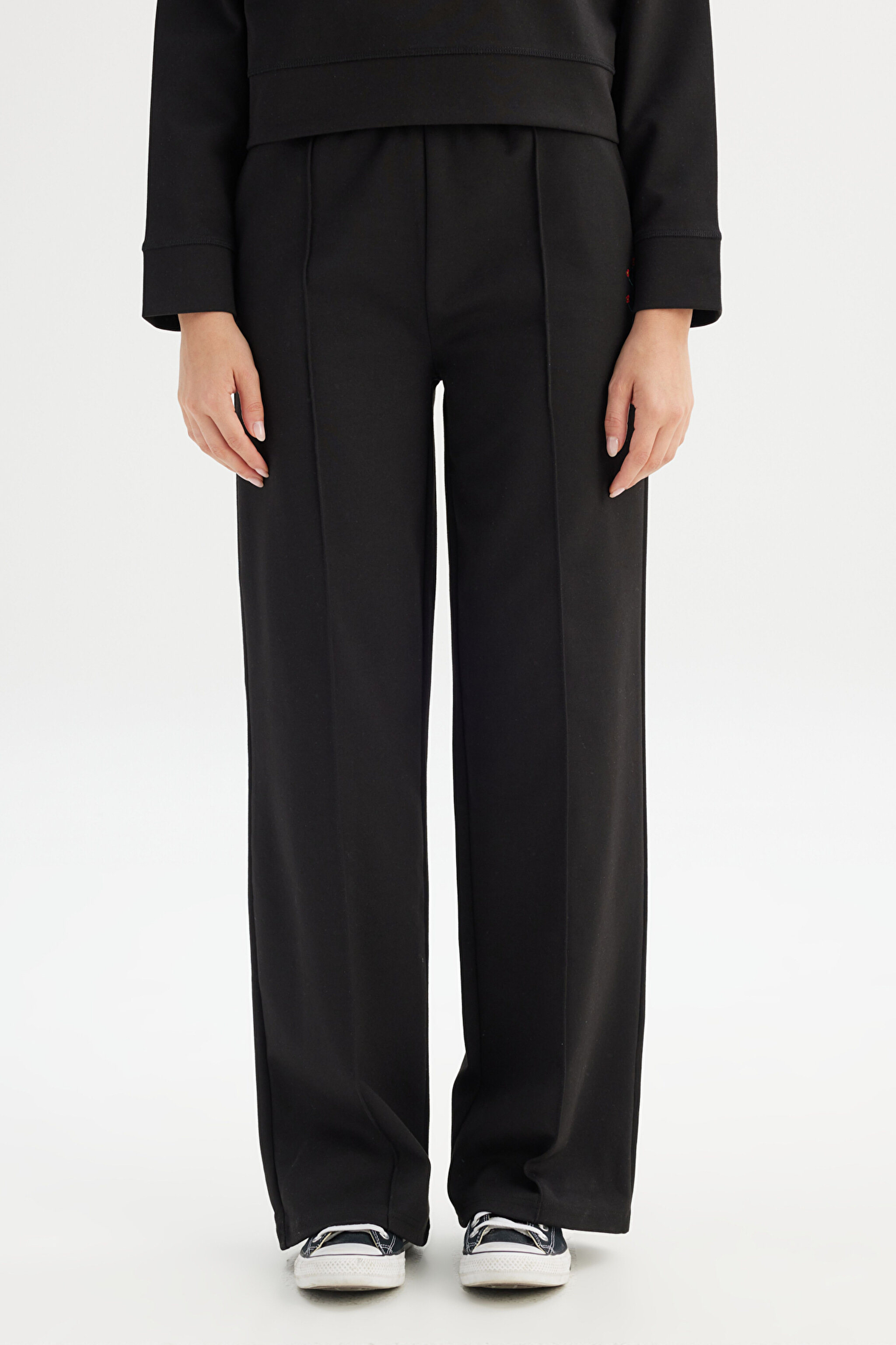 Loose Fit Geniş Kesim Siyah Pamuklu Esnek Sweatpant - Black-W2520557001 (görsel 2)