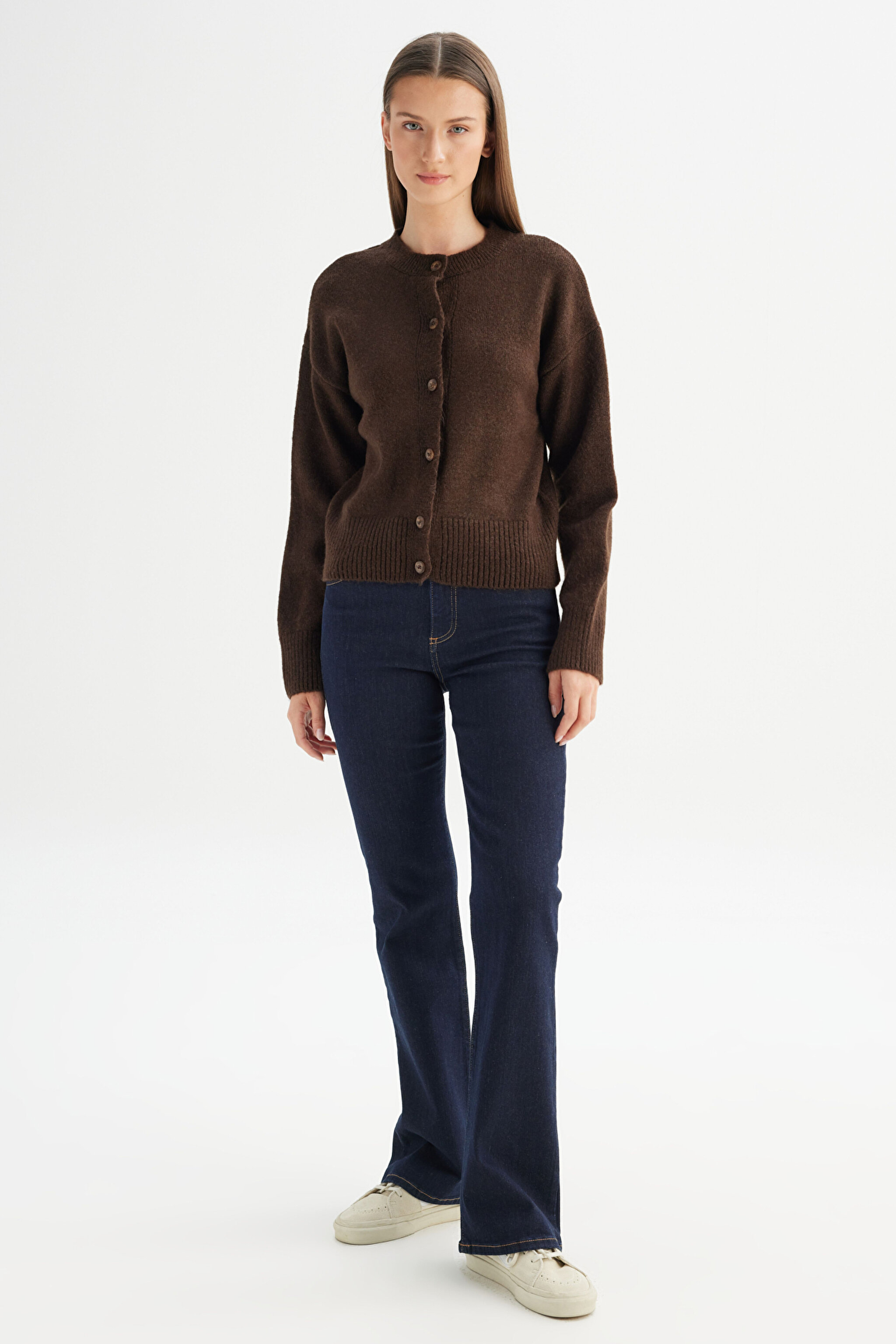 Relaxed Fit Geniş Kesim Düğmeli Kahverengi Triko Hırka - Brown-W2520565220 (görsel 2)
