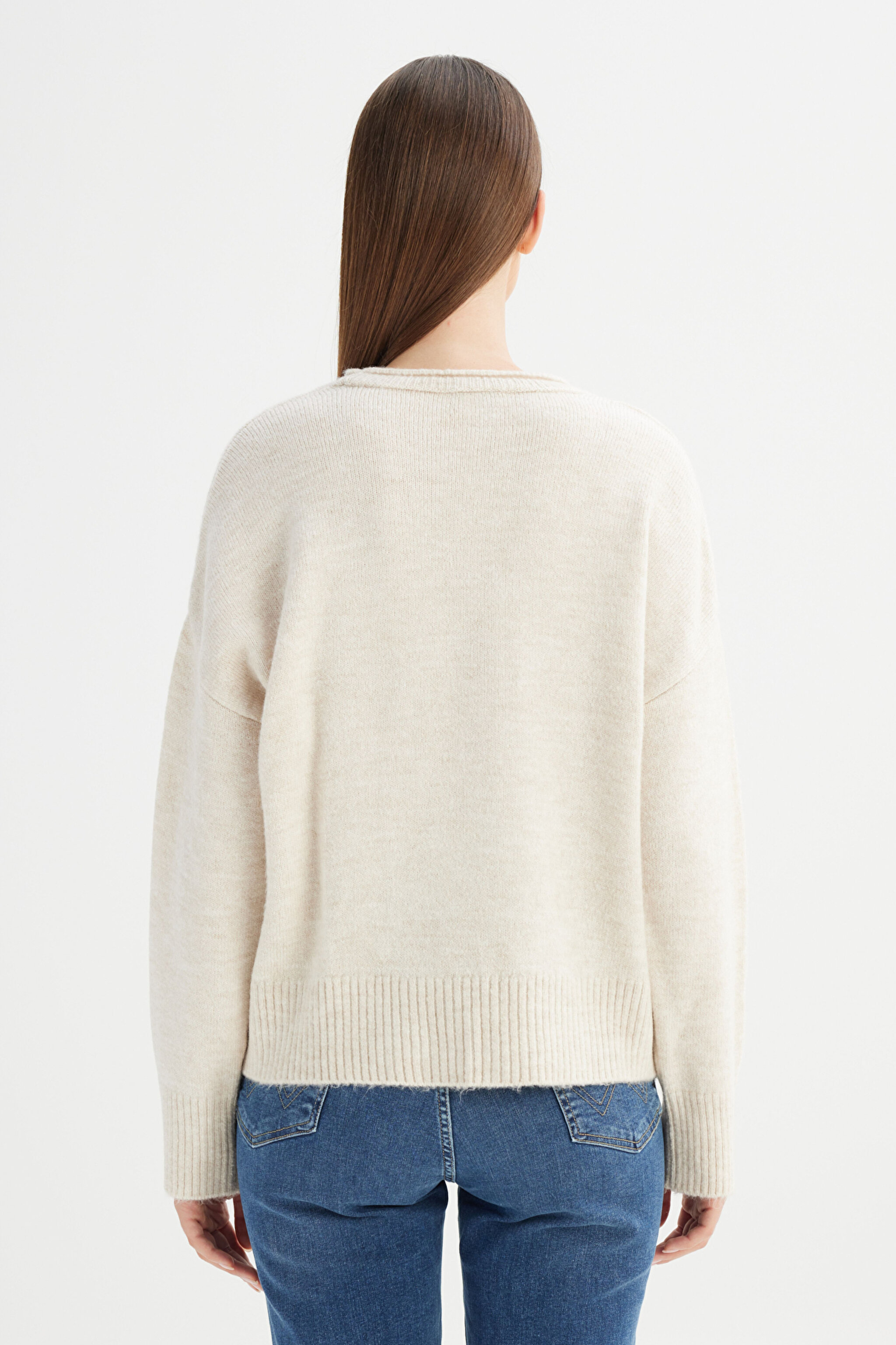 Relaxed Fit Rahat Kesim Bisiklet Yaka Triko Kazak - Off White-W2520566102 (görsel 6)