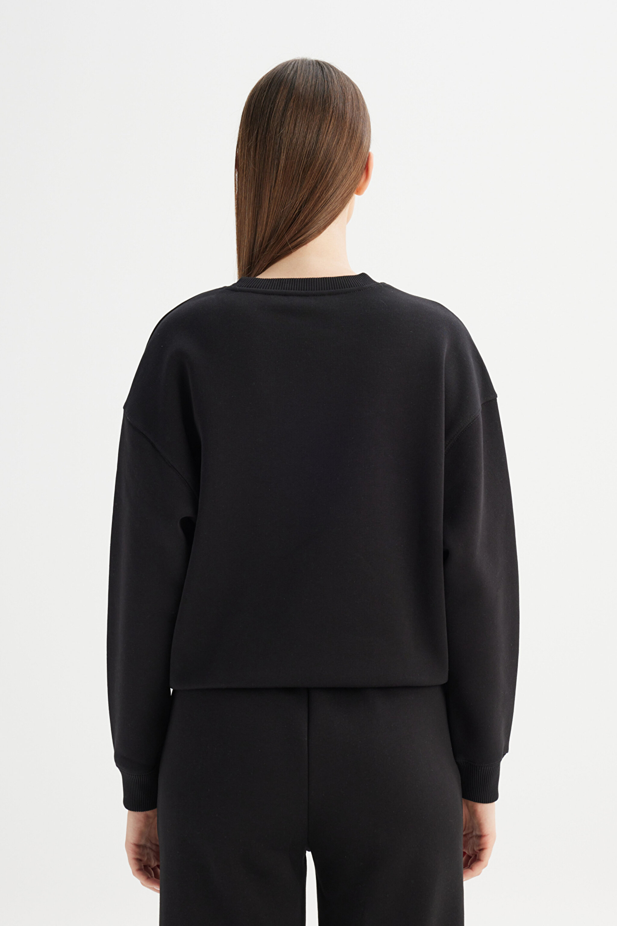 Relaxed Fit Geniş Kesim Bisiklet Yaka İçi Polarlı Siyah Sweatshirt - Black-W2520586001 (görsel 6)