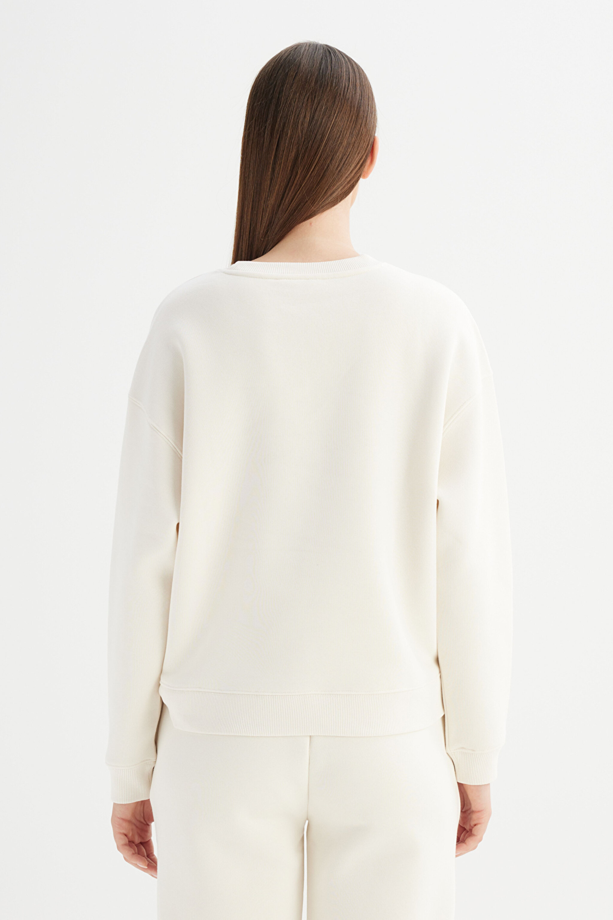 Relaxed Fit Geniş Kesim Bisiklet Yaka İçi Polarlı Ekru Sweatshirt - Ecru-W2520586104 (görsel 6)