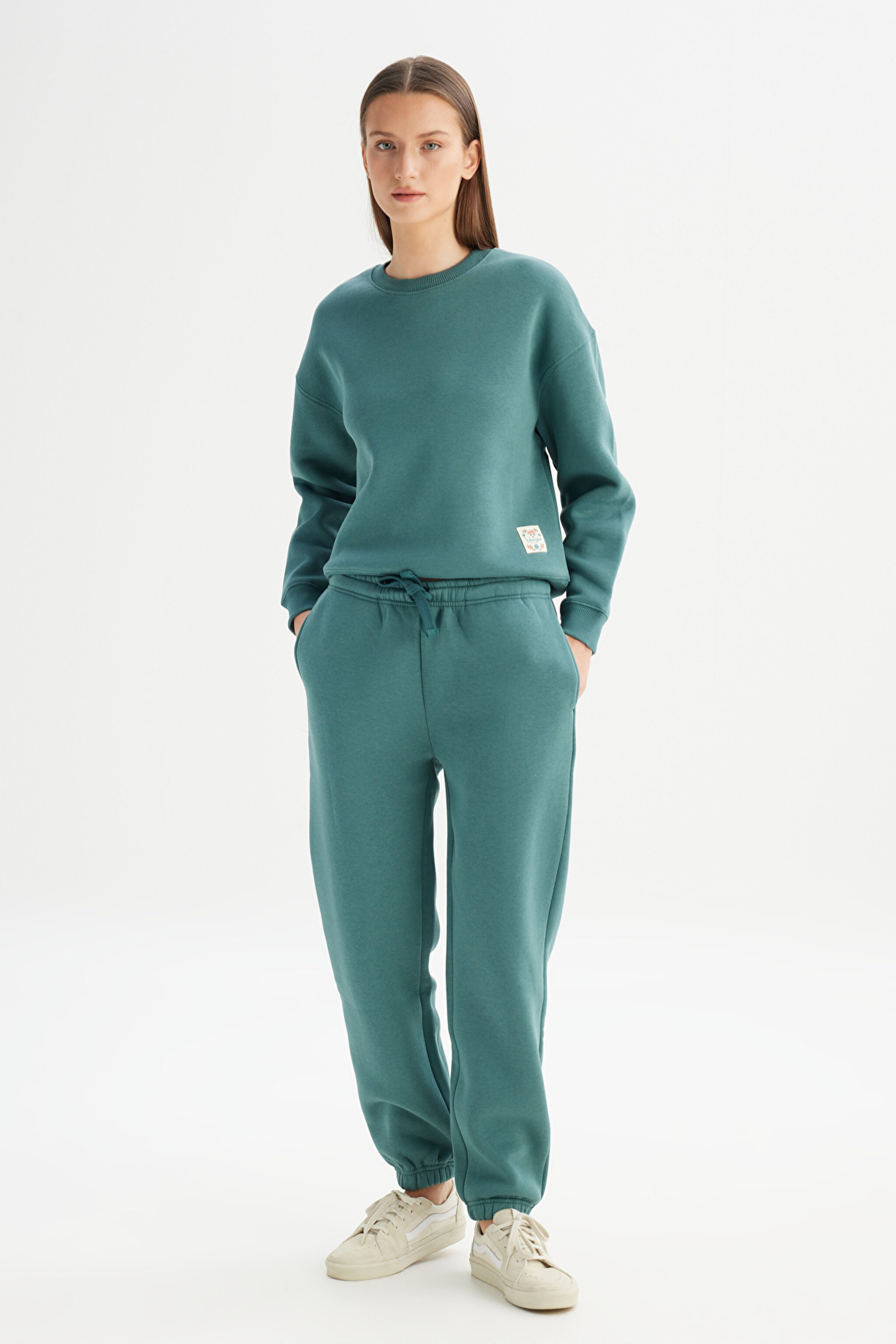 Relaxed Fit Geniş Kesim Bisiklet Yaka İçi Polarlı Yeşil Sweatshirt - EverGreen-W2520586OT (görsel 2)