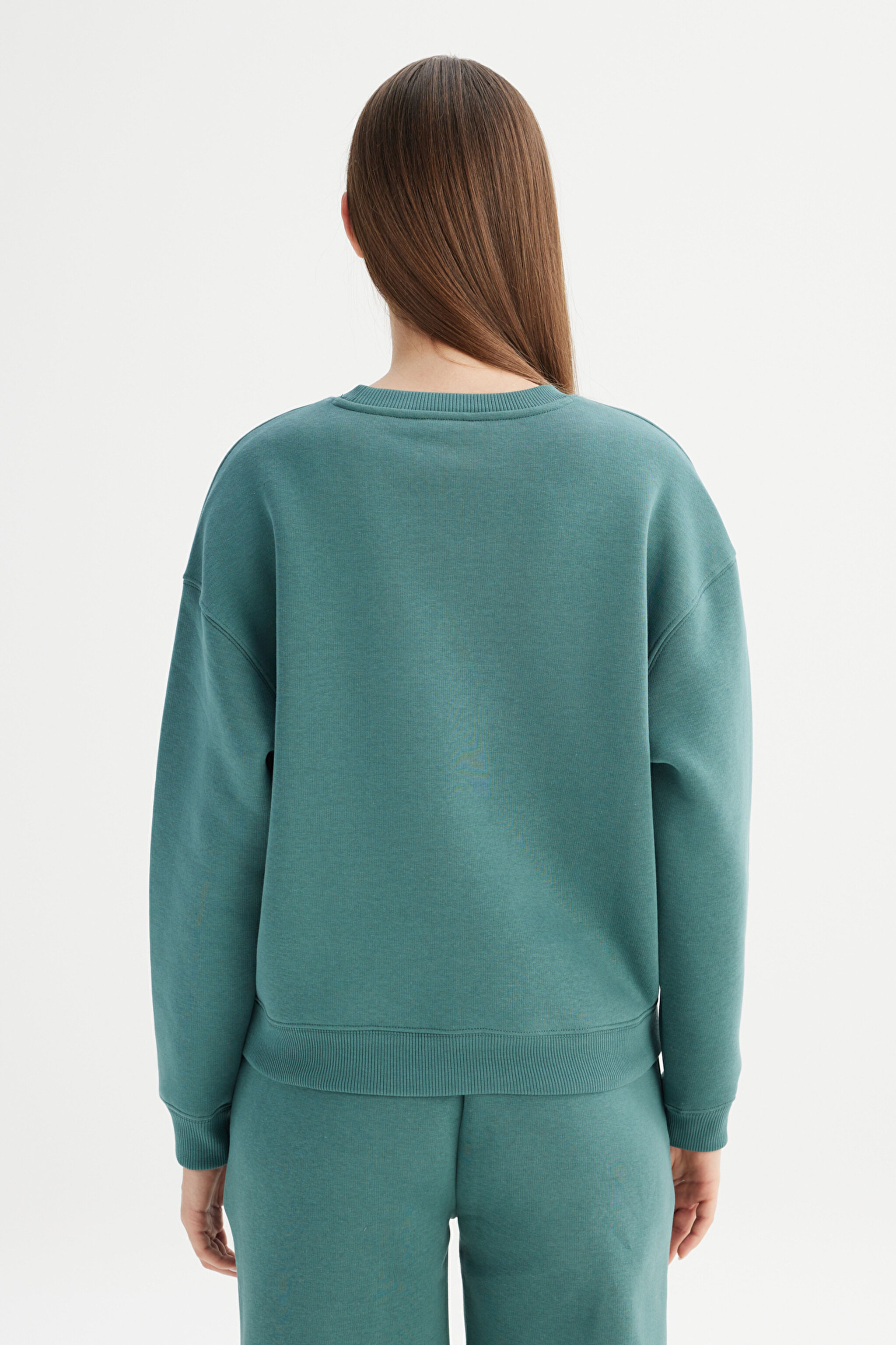Relaxed Fit Geniş Kesim Bisiklet Yaka İçi Polarlı Yeşil Sweatshirt - EverGreen-W2520586OT (görsel 6)