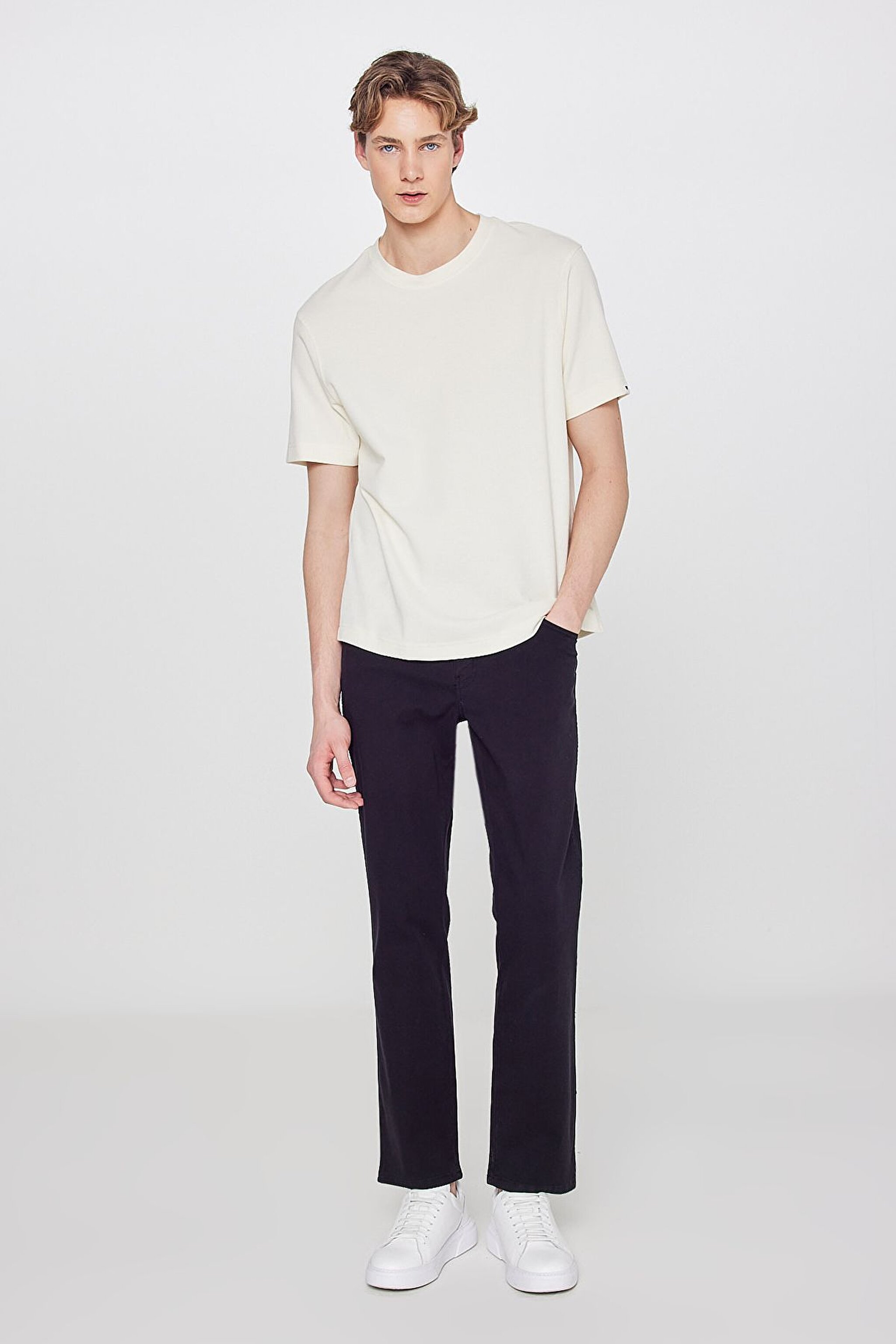 %100 Pamuk Regular Fit Normal Kesim Bisiklet Yaka Basic Premium Tişört - Off White-W2610159102 (görsel 3)