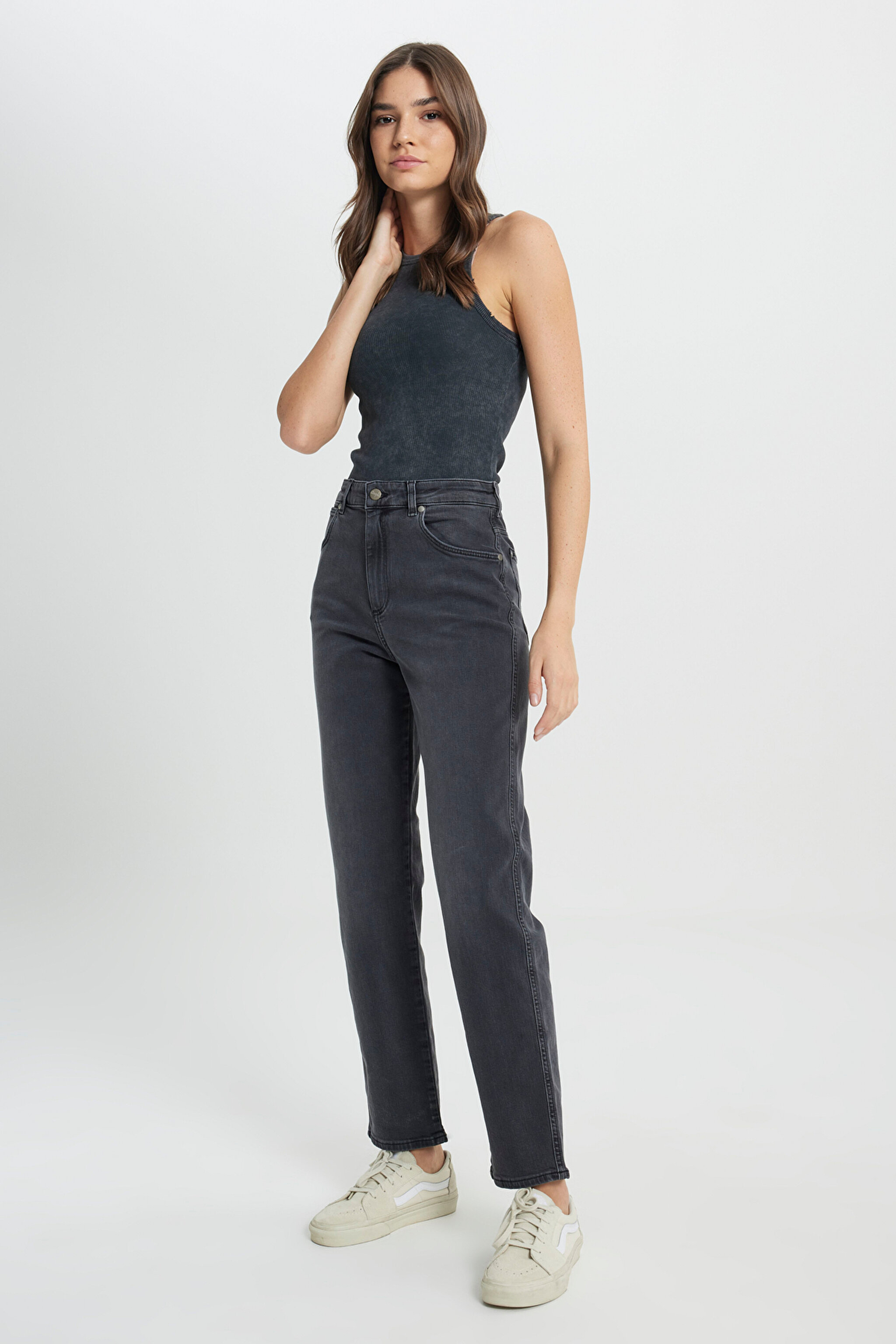 Straight Fit Düz Kesim Yüksek Bel Koyu Gri Esnek Mom Jean Kot Pantolon - Heart Breaker-W27MMR496 (görsel 3)