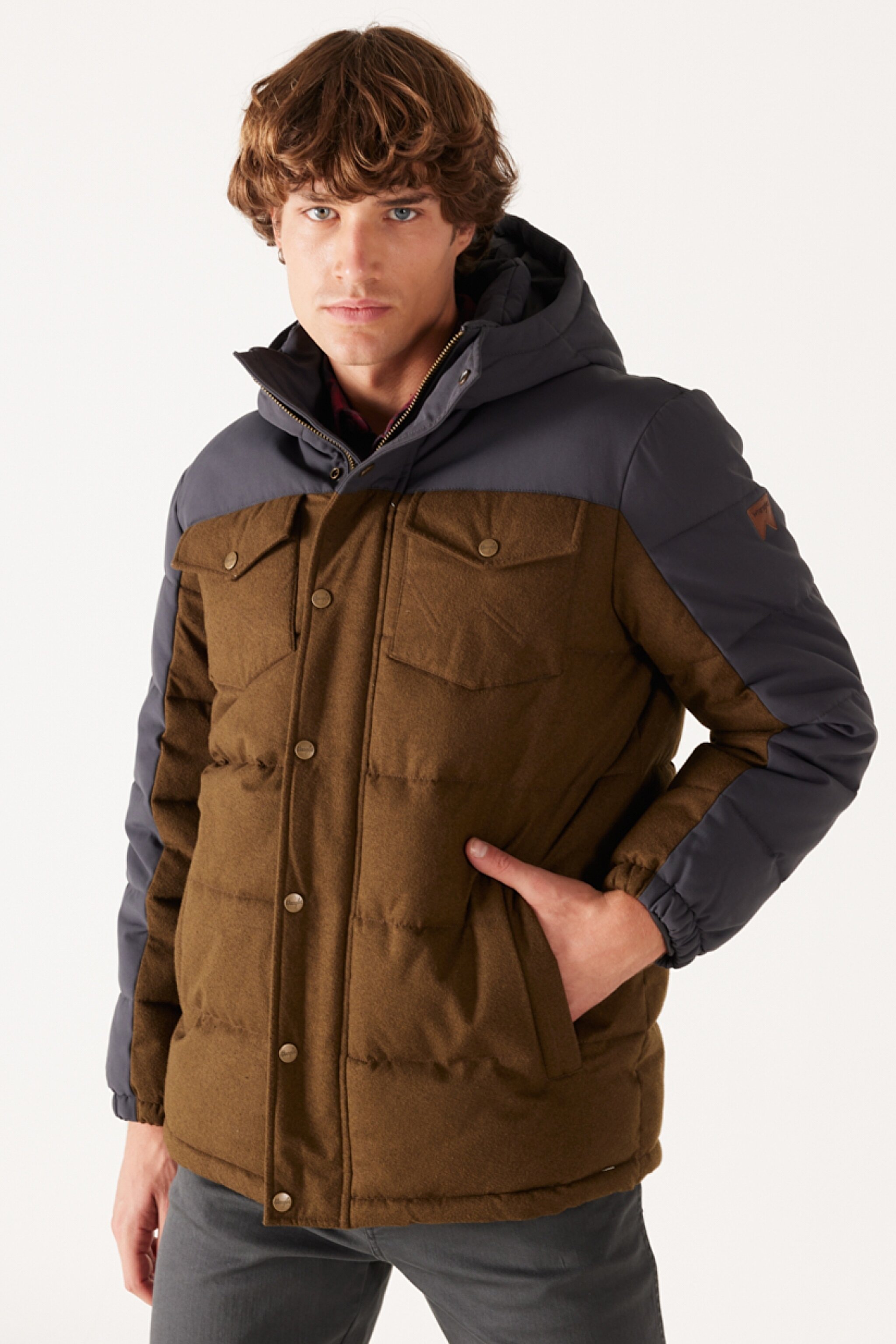 Regular Fit Normal Kesim Kapüşonlu Gri Şişme Mont - Faded Black-W40LWPXV6