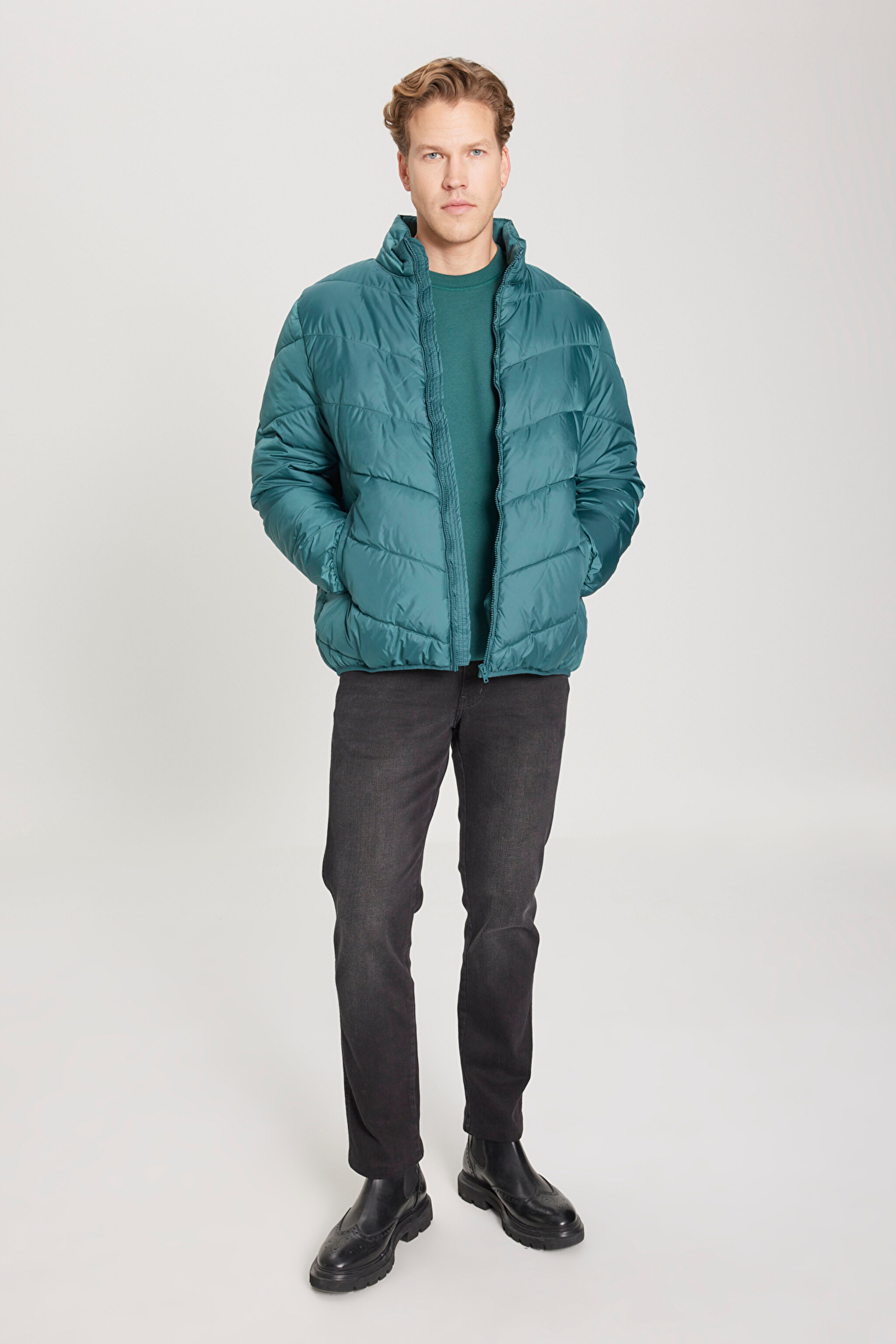 Regular Fit Normal Kesim Dik Yaka Yeşil Şişme Mont - Dark Matcha-W40YWAG61 (görsel 4)