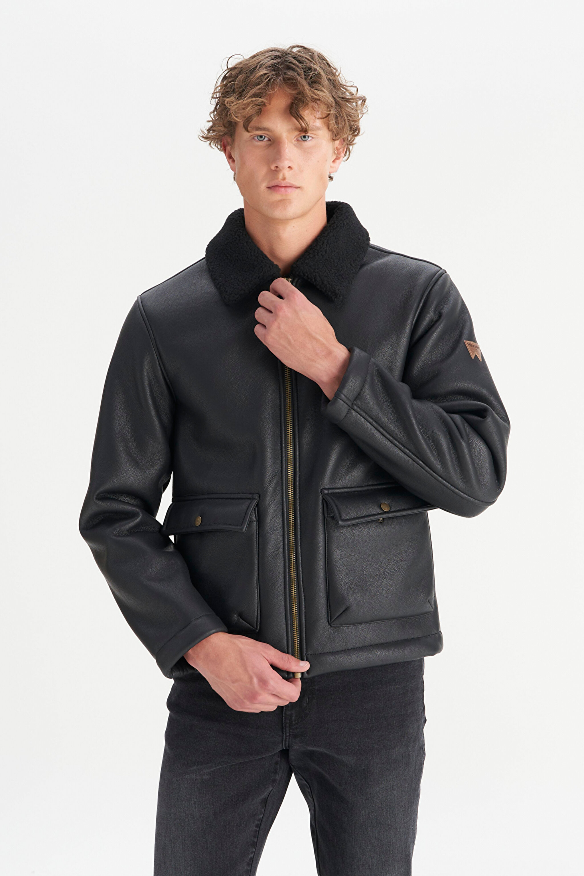 Regular Fit Normal Kesim Gömlek Yaka Cepli Ceket - Black-W45L0301936